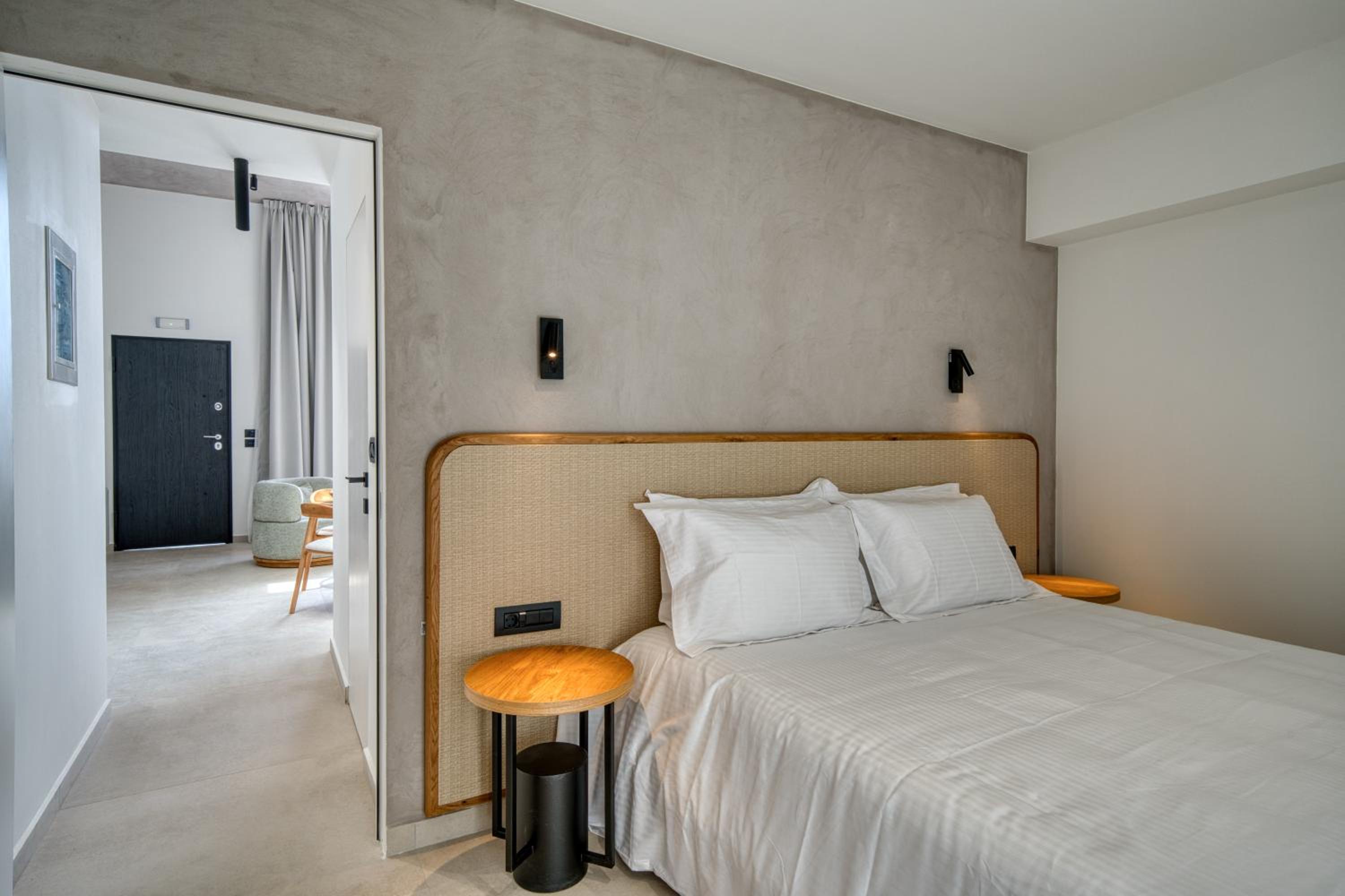 Deluxe King Suite