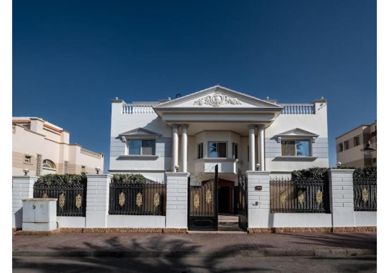 Villa photo 2