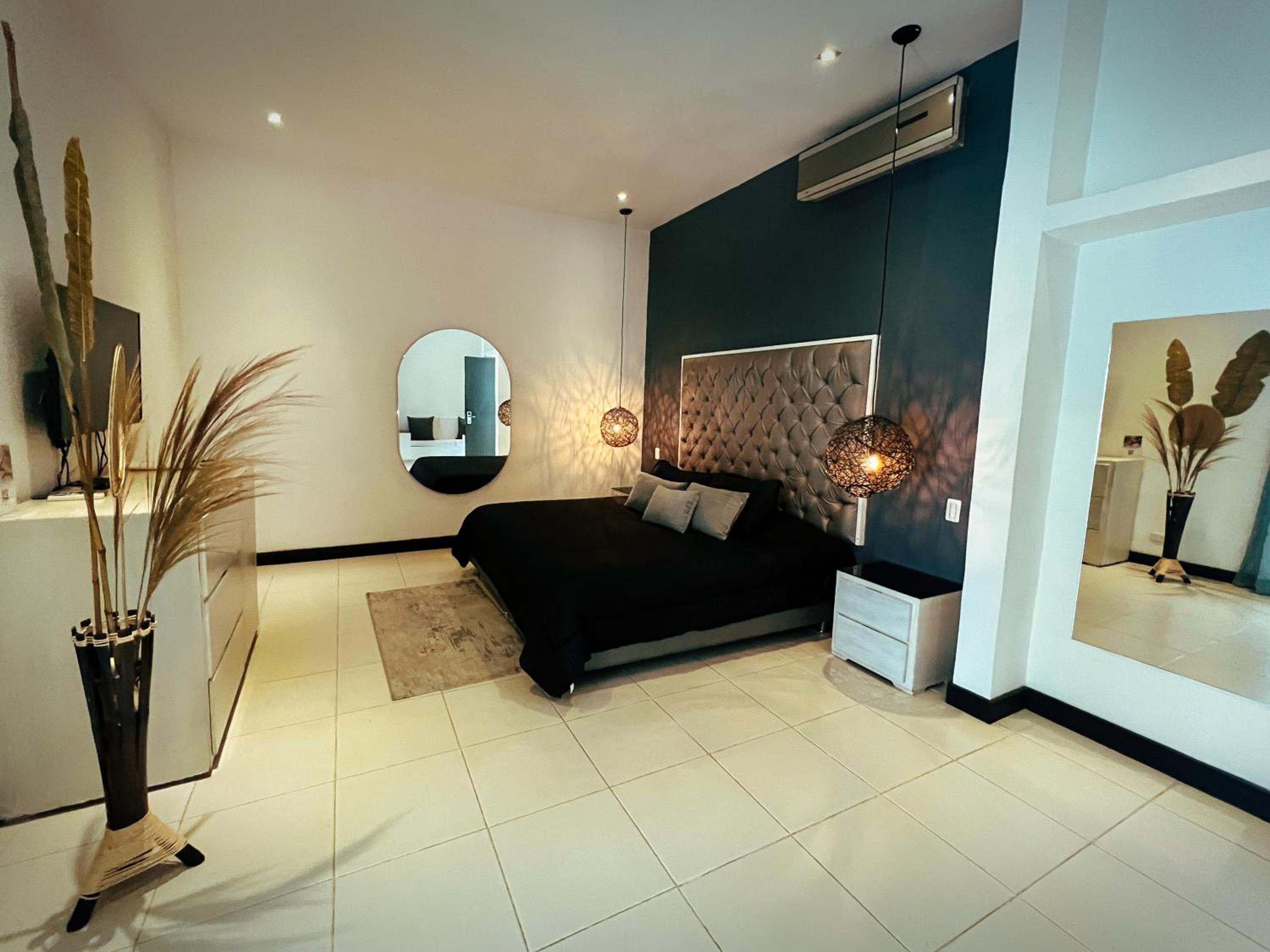 Deluxe Suite with Spa Bath photo 2