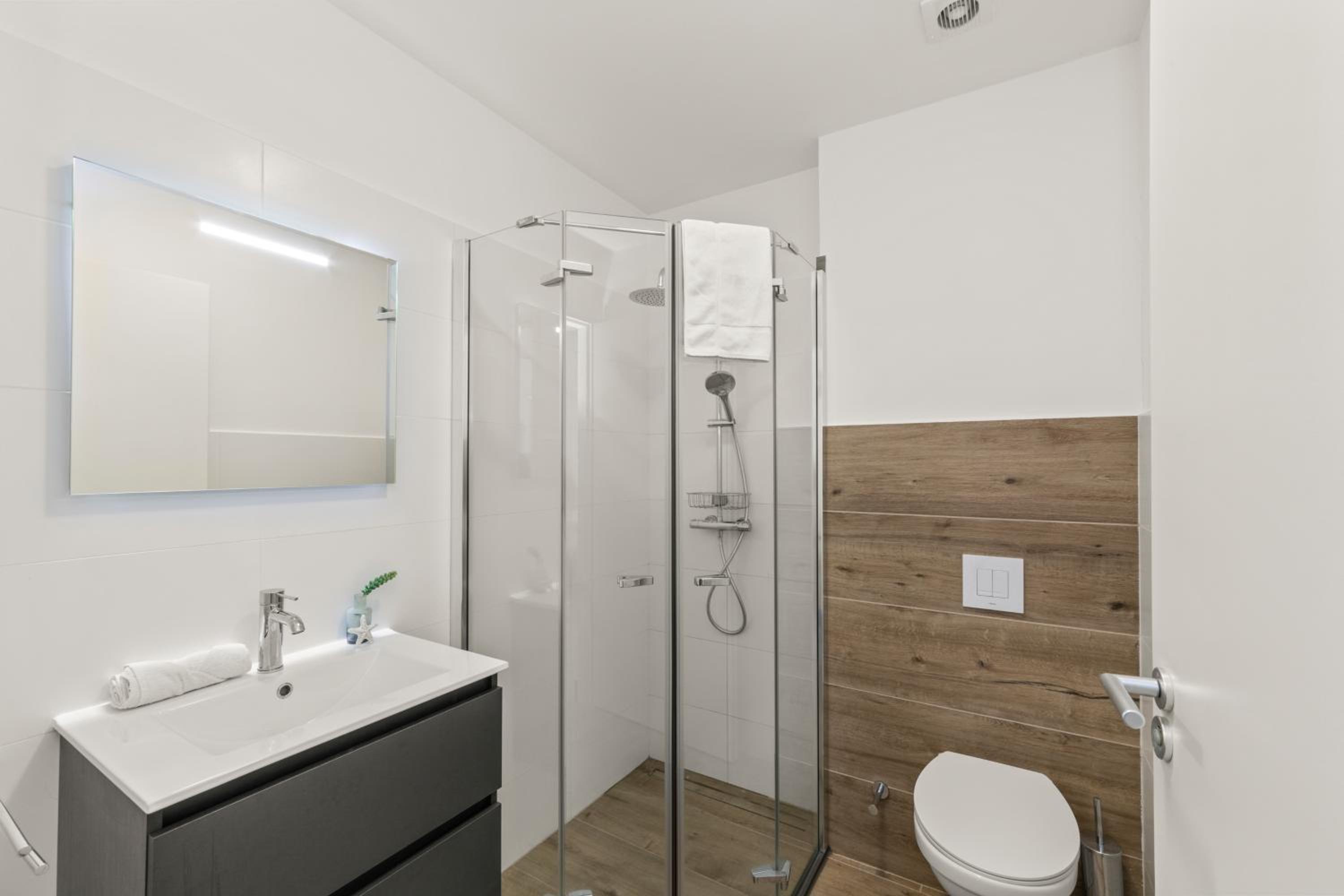 Two-Bedroom Apartment with Garden View photo 3