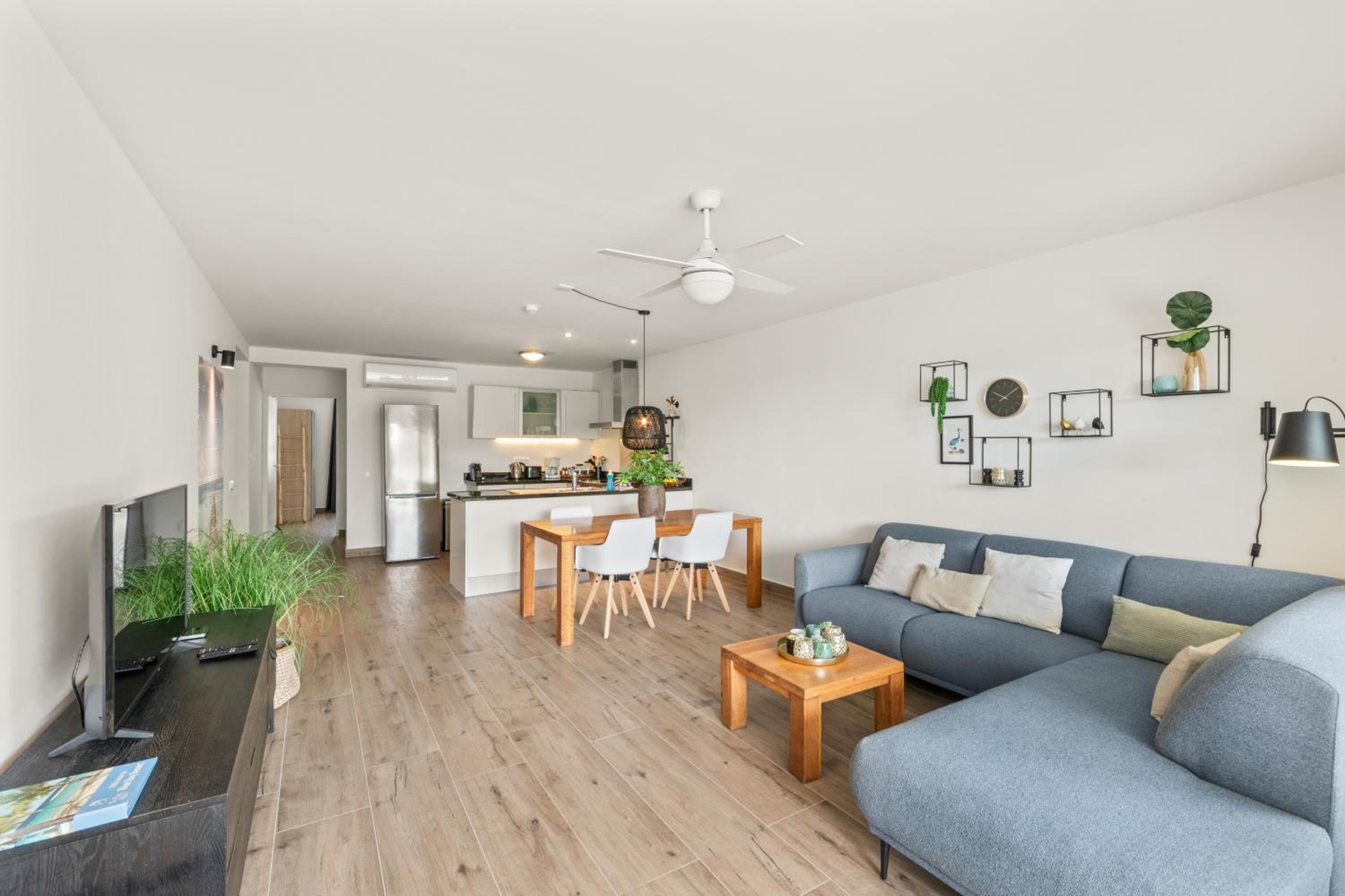 Two-Bedroom Apartment with Garden View photo 2