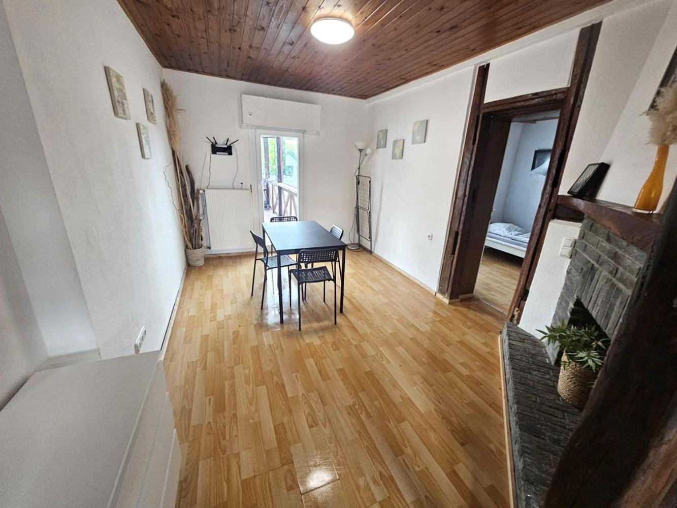 Apartment - Split Level photo 3