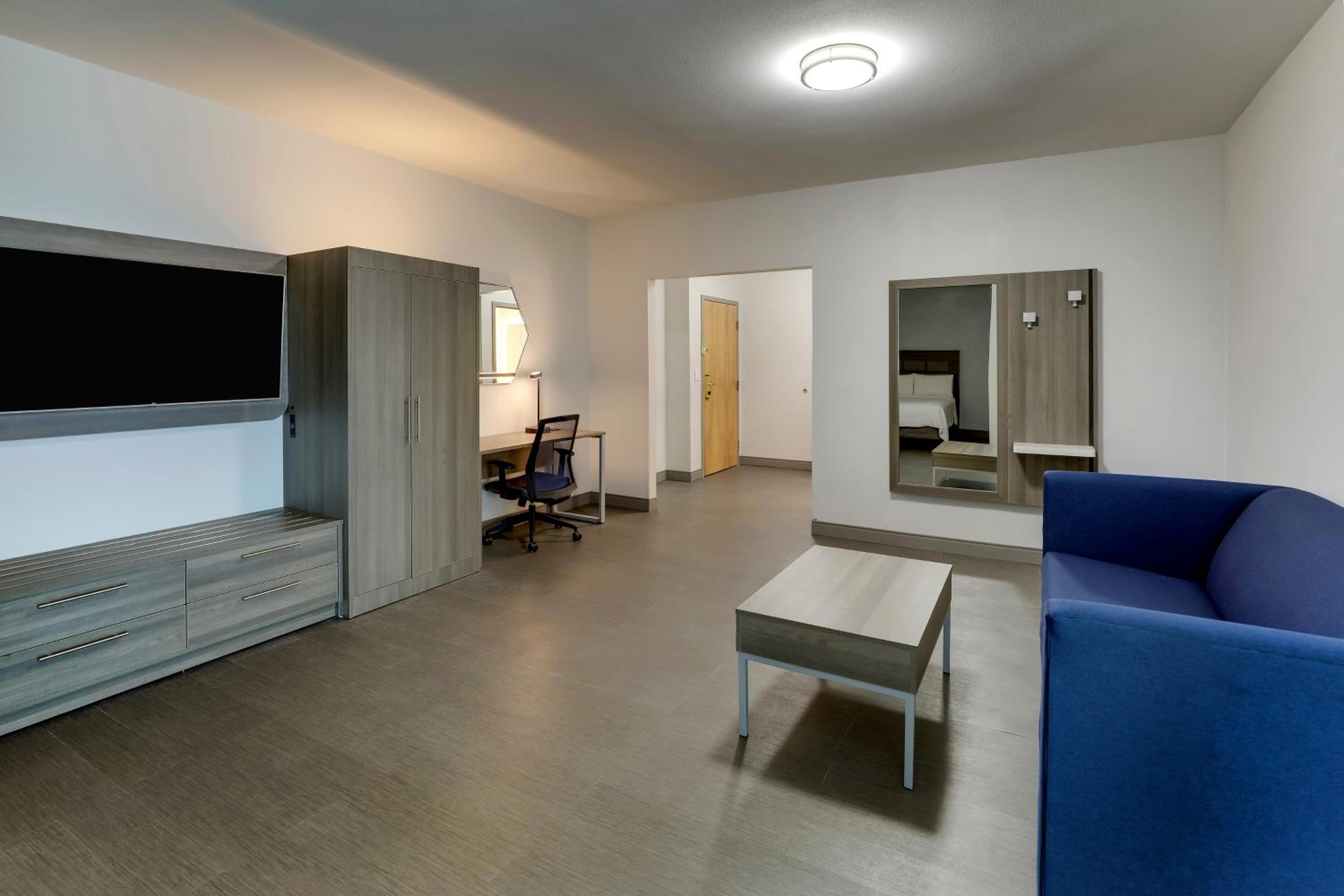 Suite Other - Non-Smoking - Photo 1