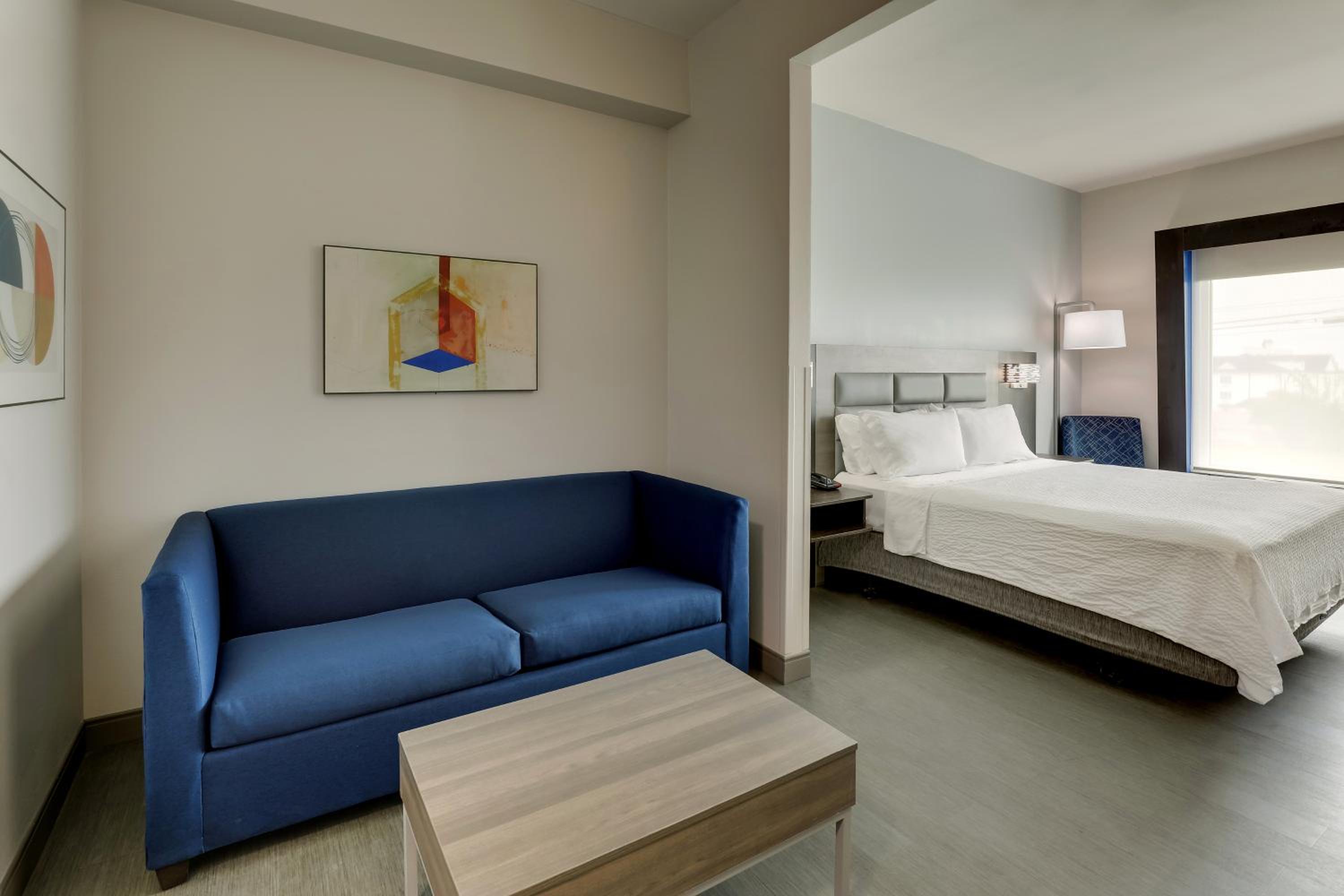 King Suite - Photo 3