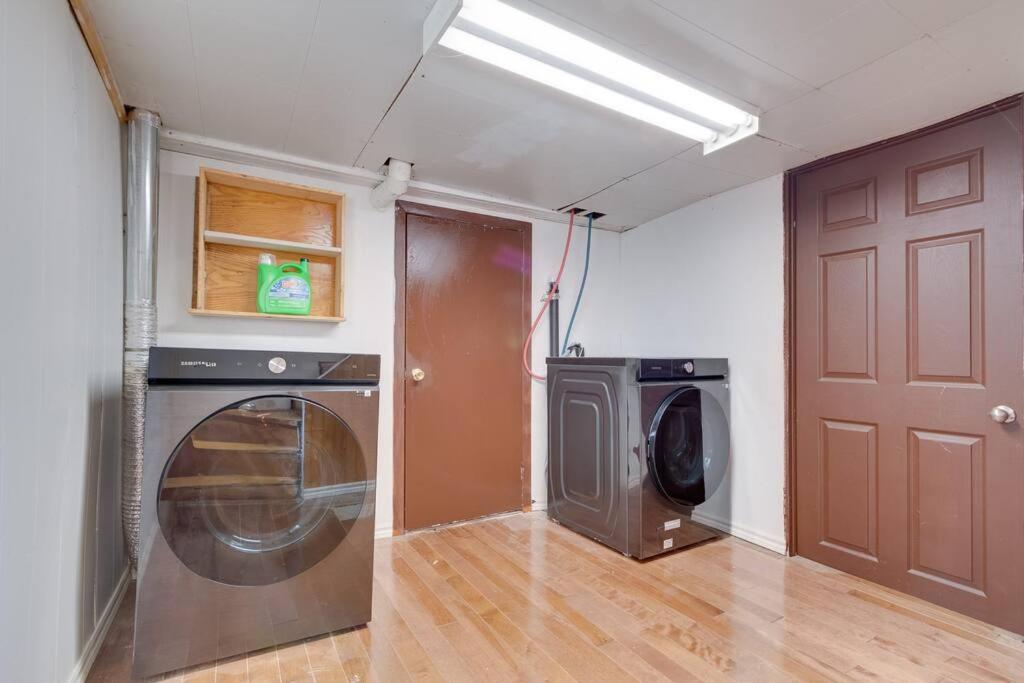 Three-Bedroom House photo 2
