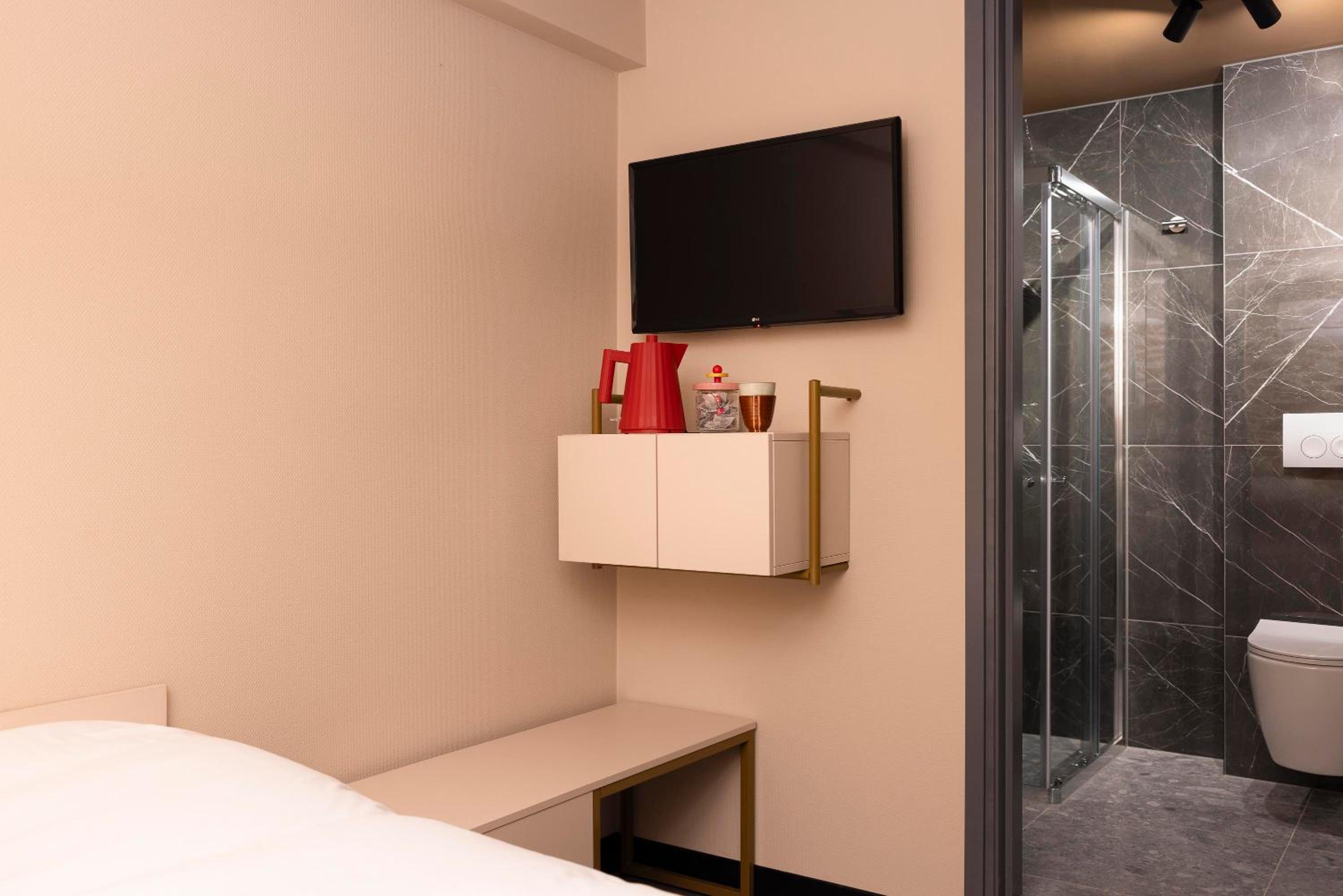 Small Double Room photo 1