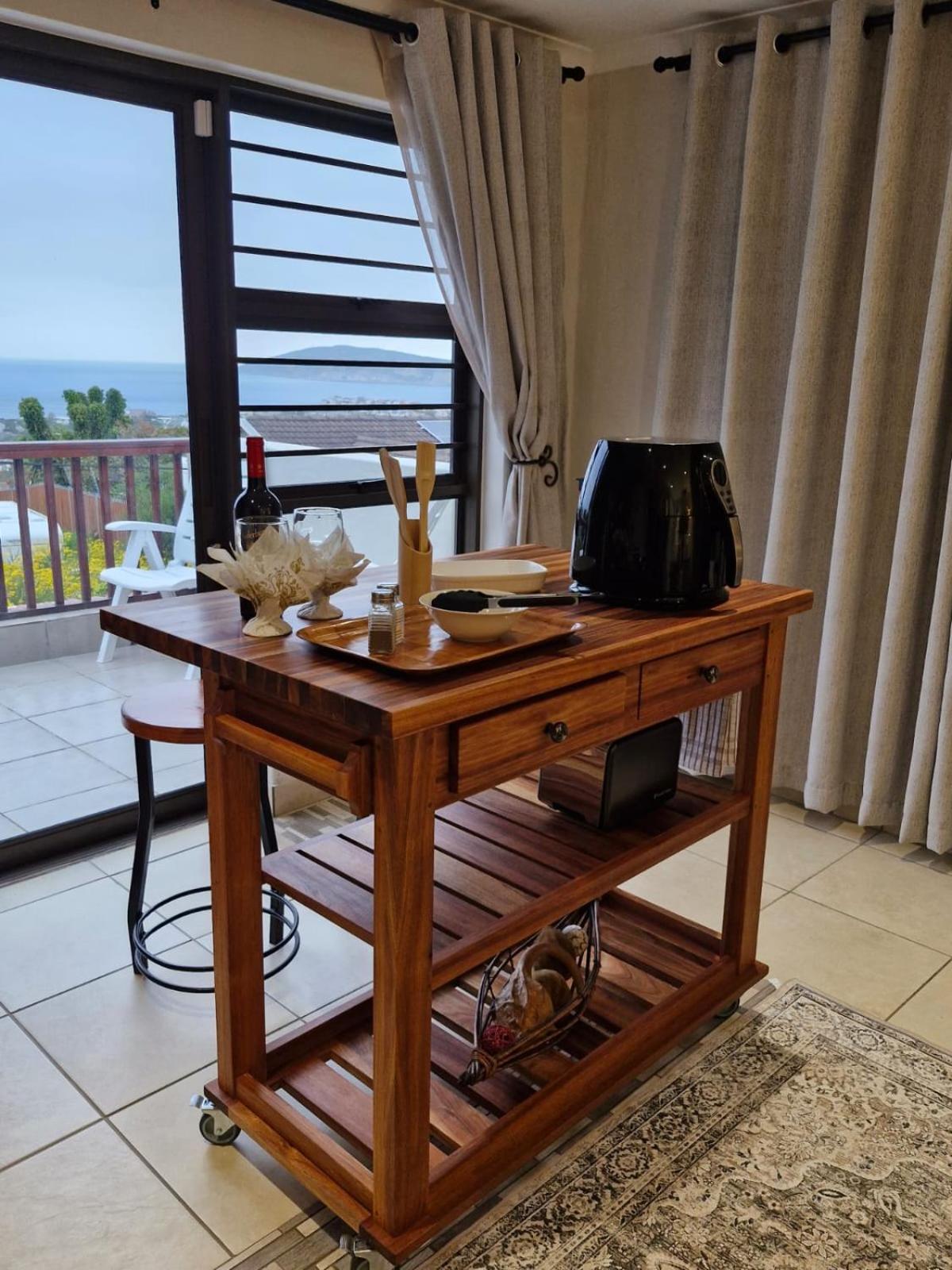 Studio Apartment with Sea View photo 3