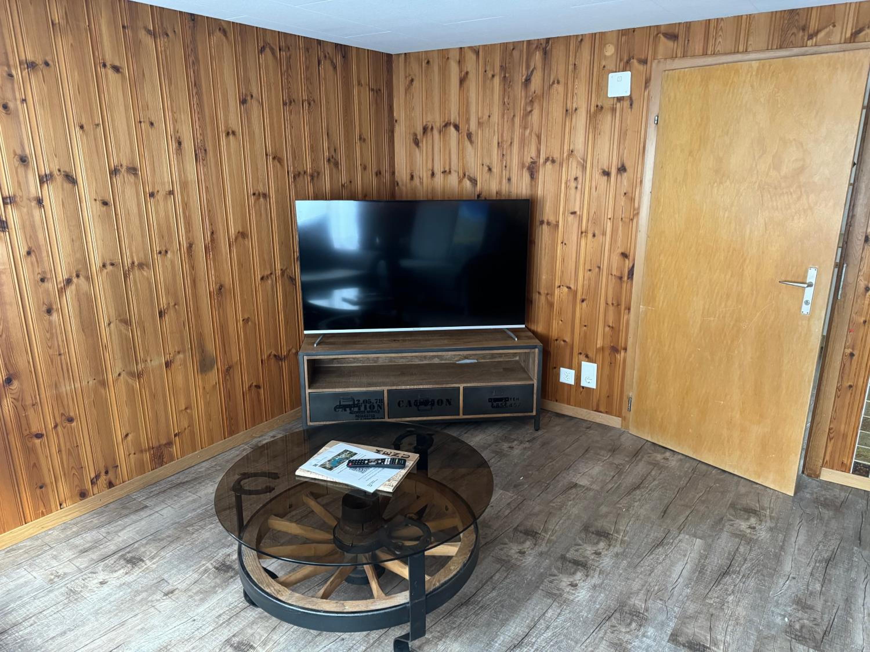 Two-Bedroom Apartment with Balcony photo 3