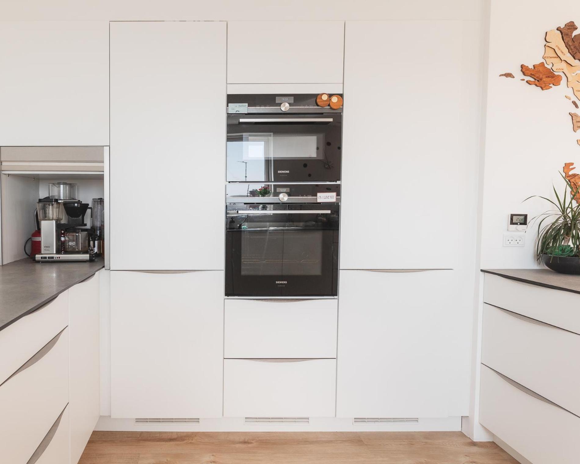 Apartment with View and Balcony photo 2