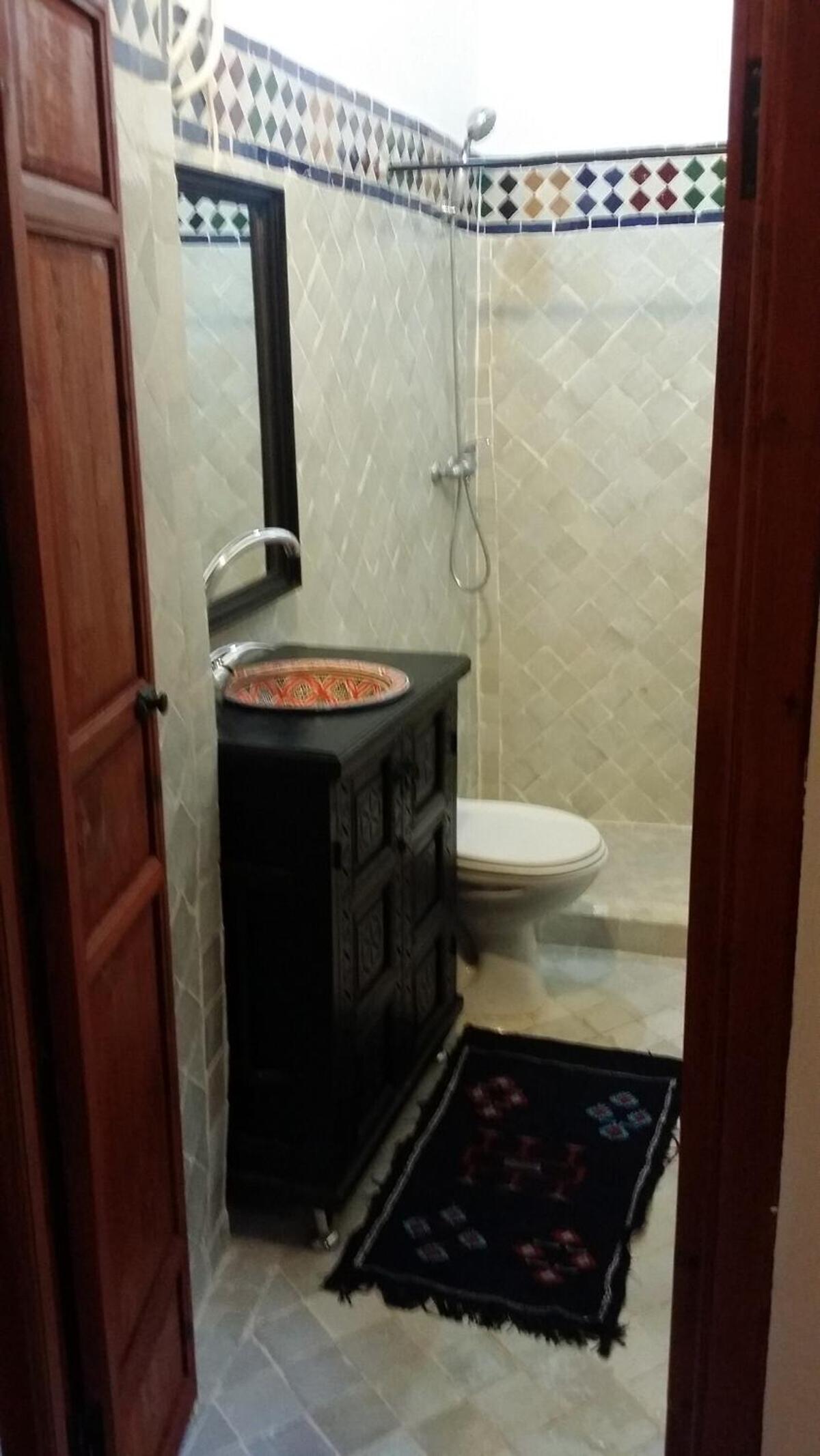 Standard Double Room - Photo 12