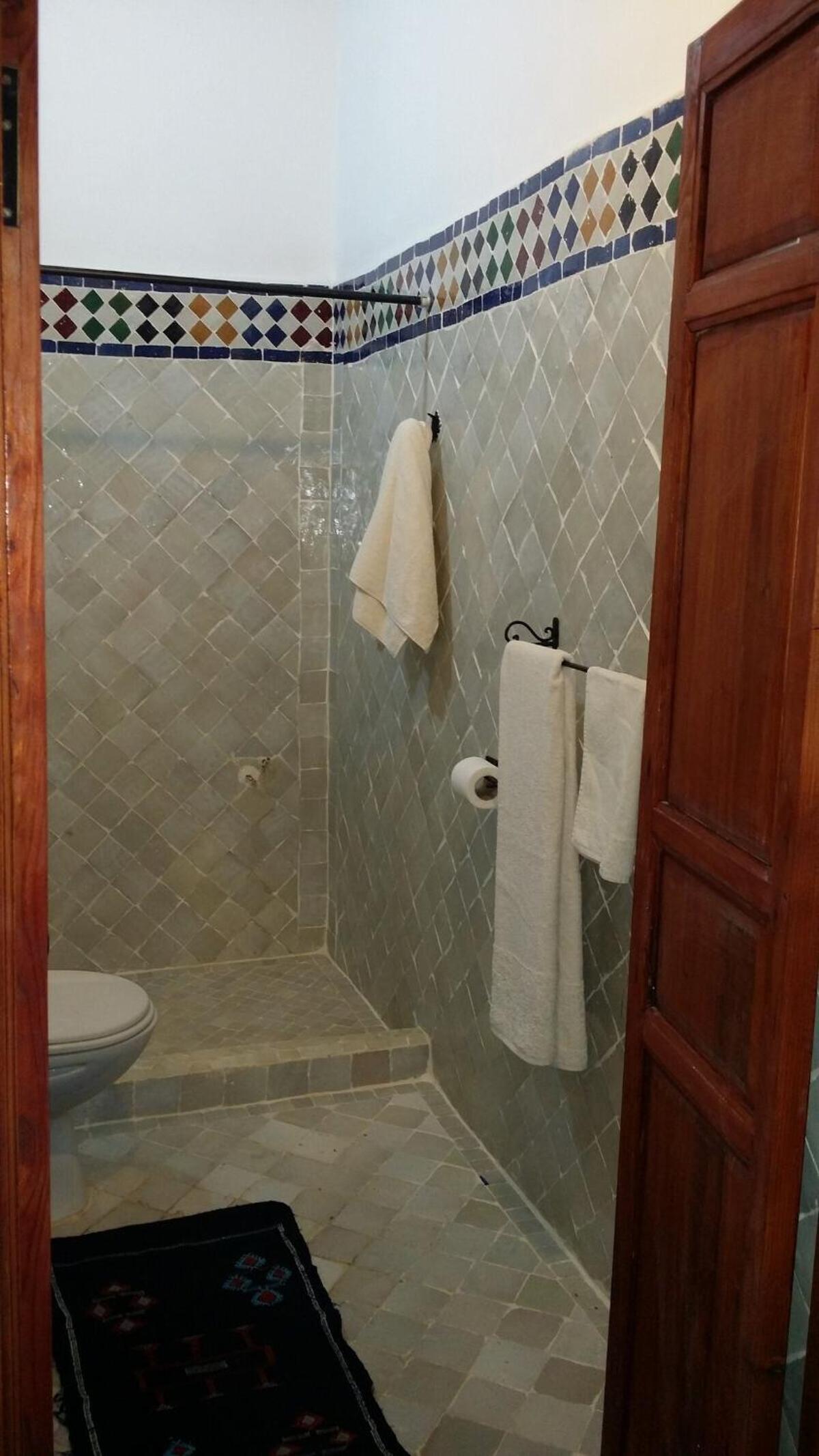 Standard Double Room - Photo 13