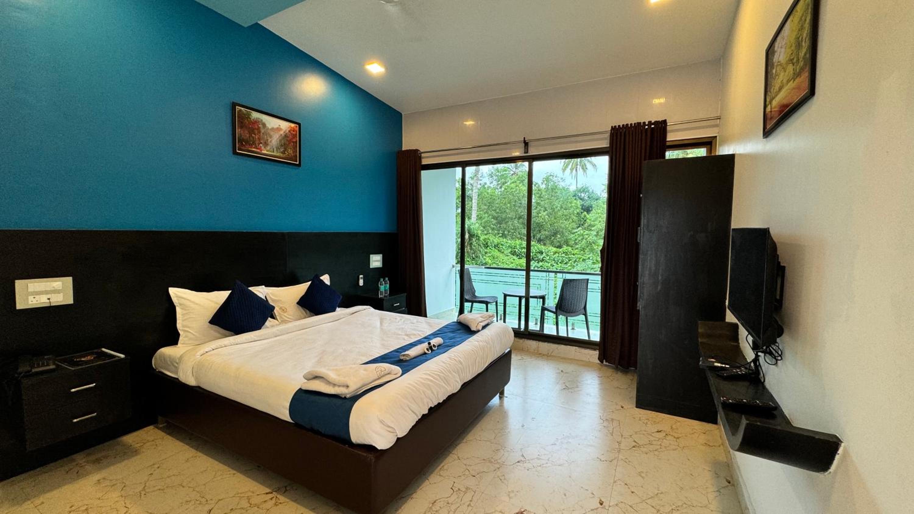 King Room with Pool View
