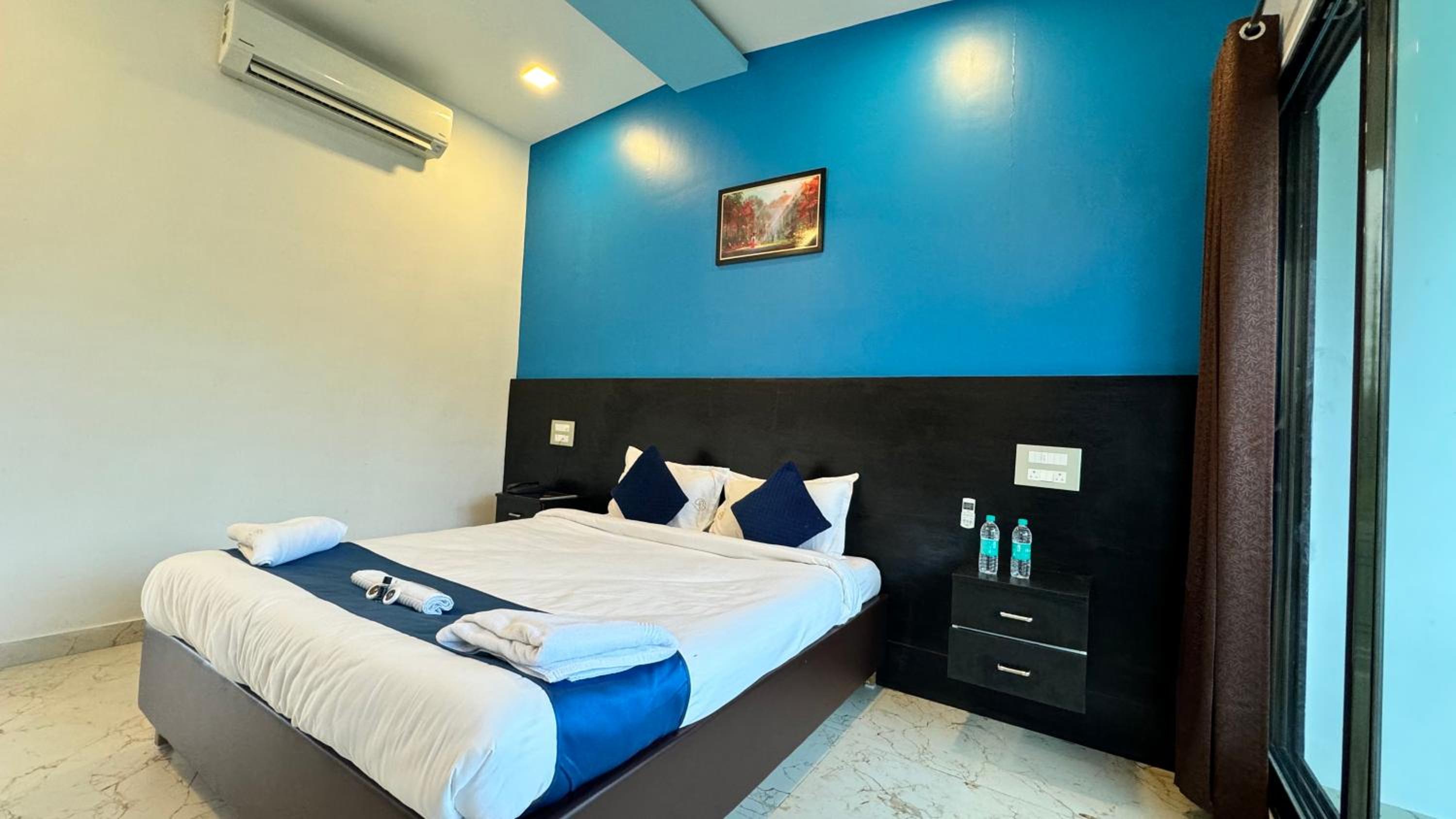 Deluxe Double Room with Balcony