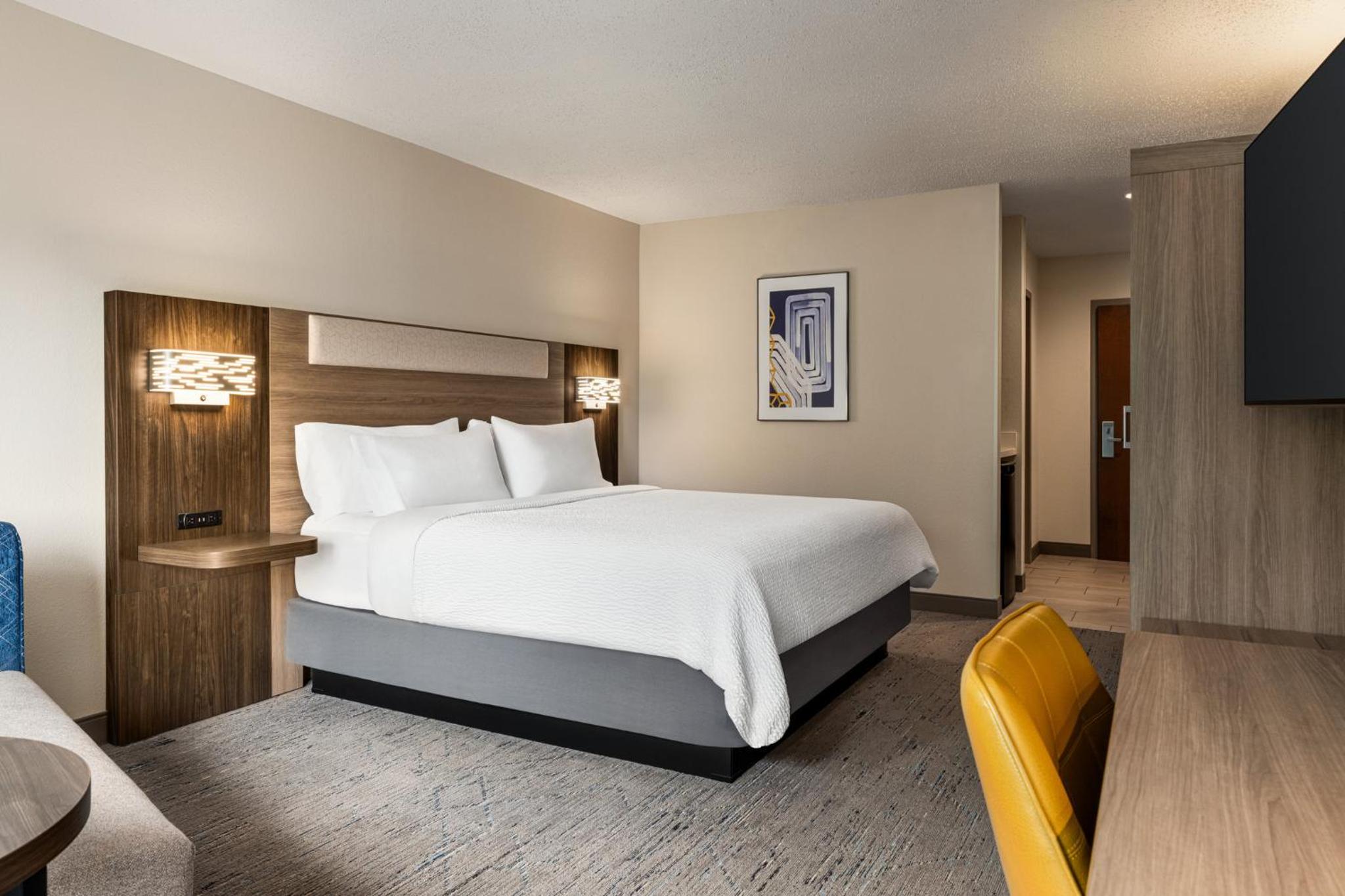 King Room - Mobility Access/Hearing Accessible - Photo 1