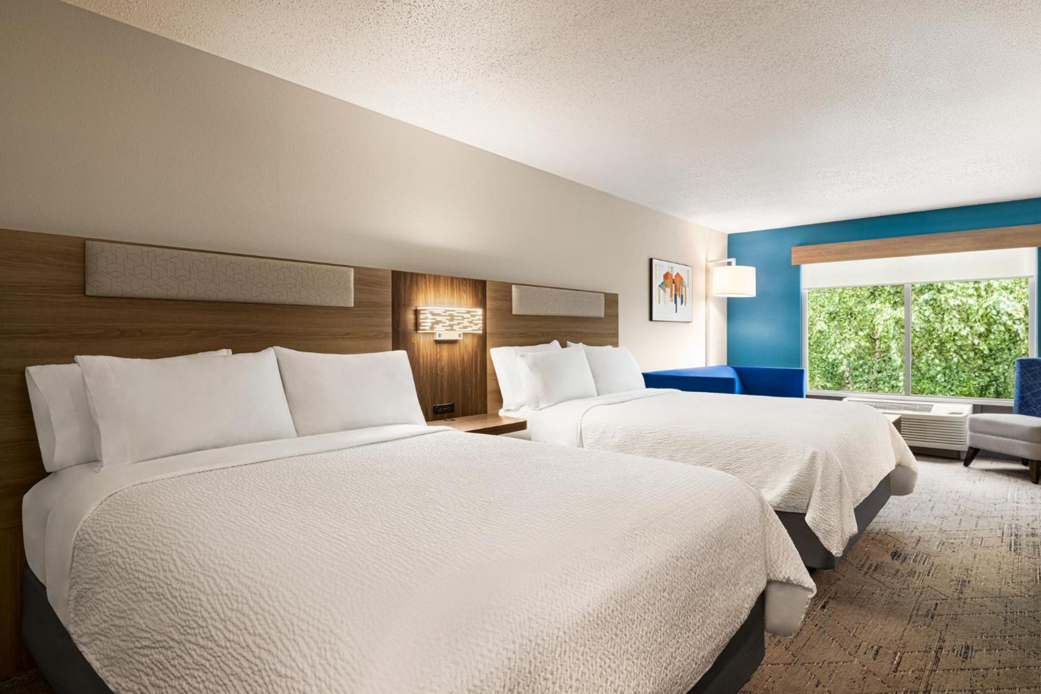 Queen Suite with Two Queen Beds - Photo 1
