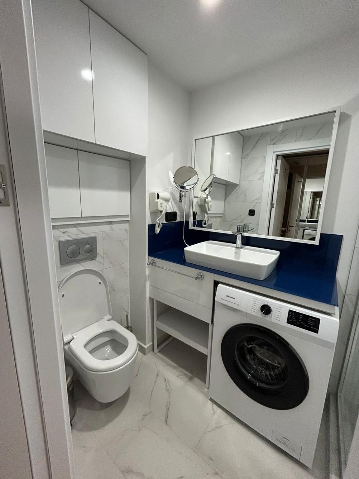 One-Bedroom Apartment photo 2
