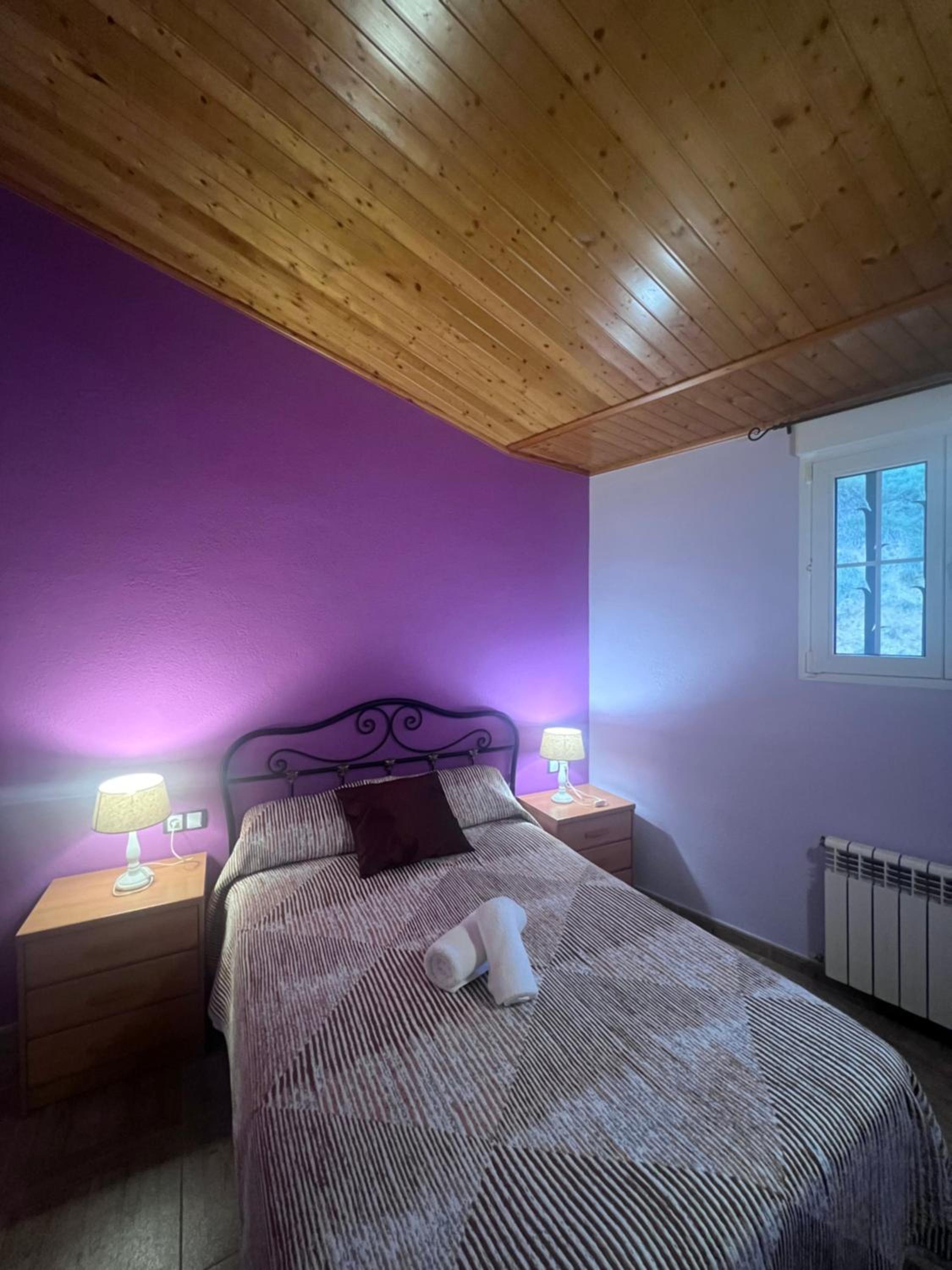 Apartamento de tres habitaciones con balcón