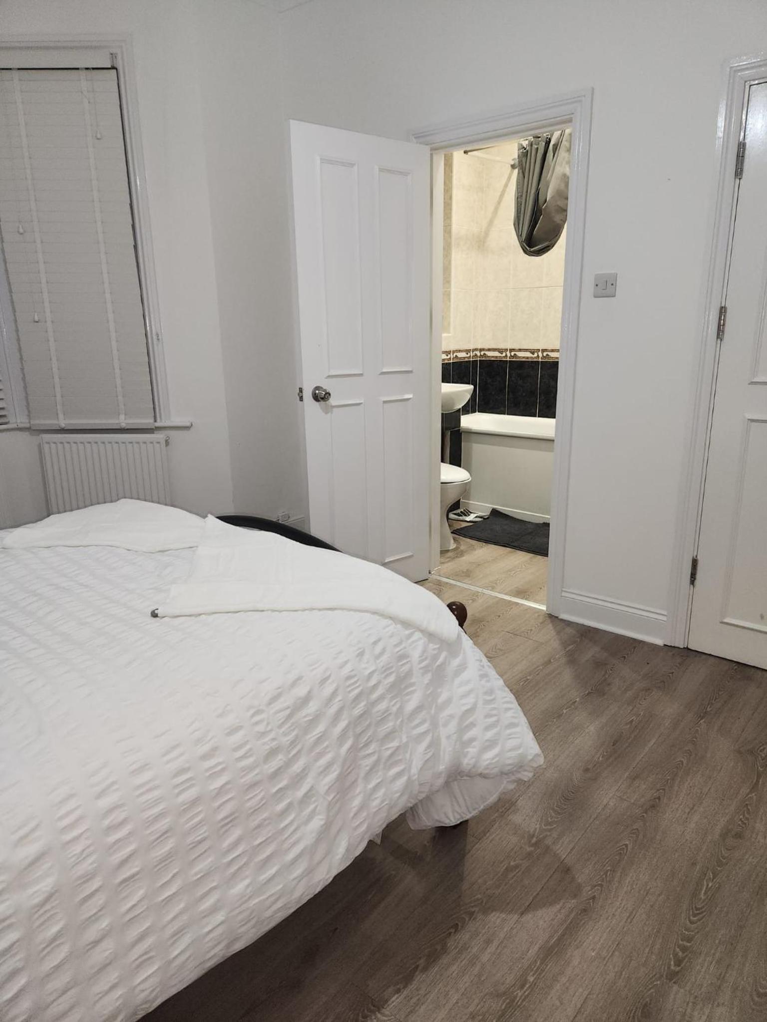 Double Room With Private Bathroom photo 1