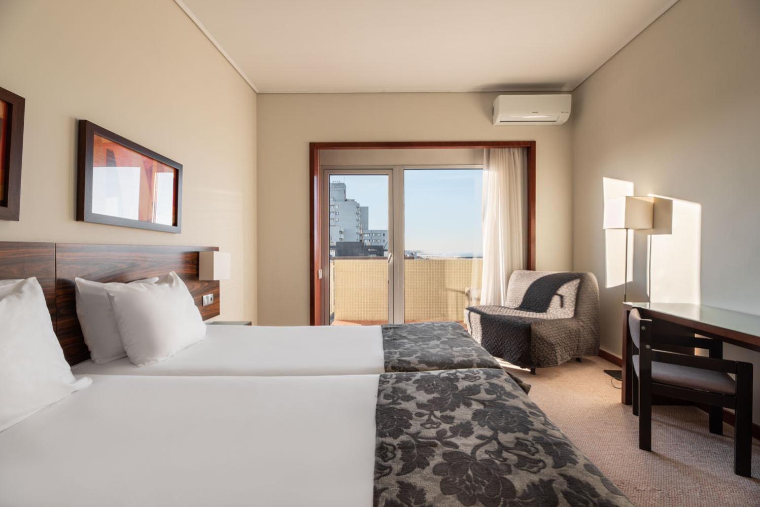Family Room with Sea View - Photo 1