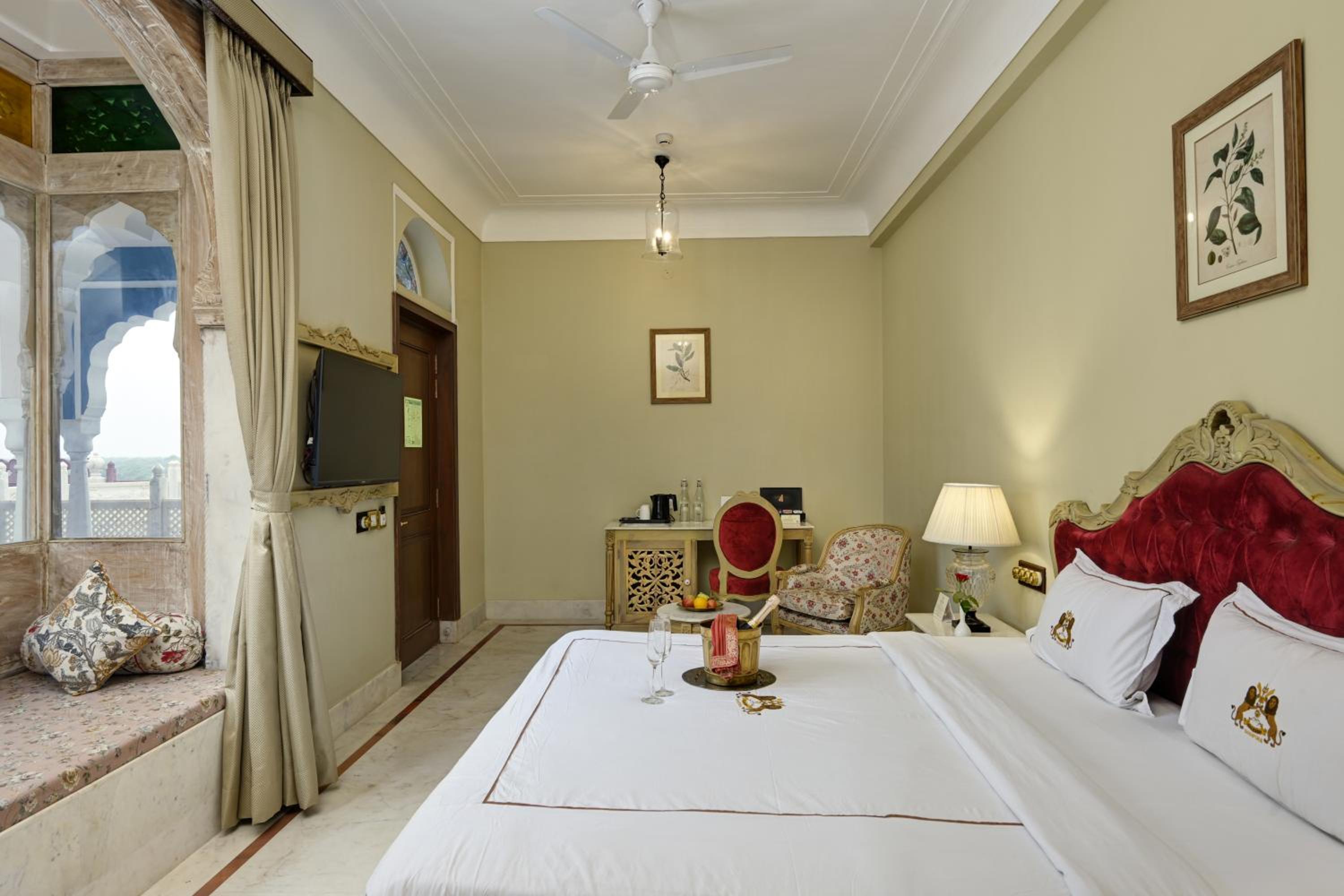 Family Suite: 15% off on Food, 10 % off on Laundry Service photo 2