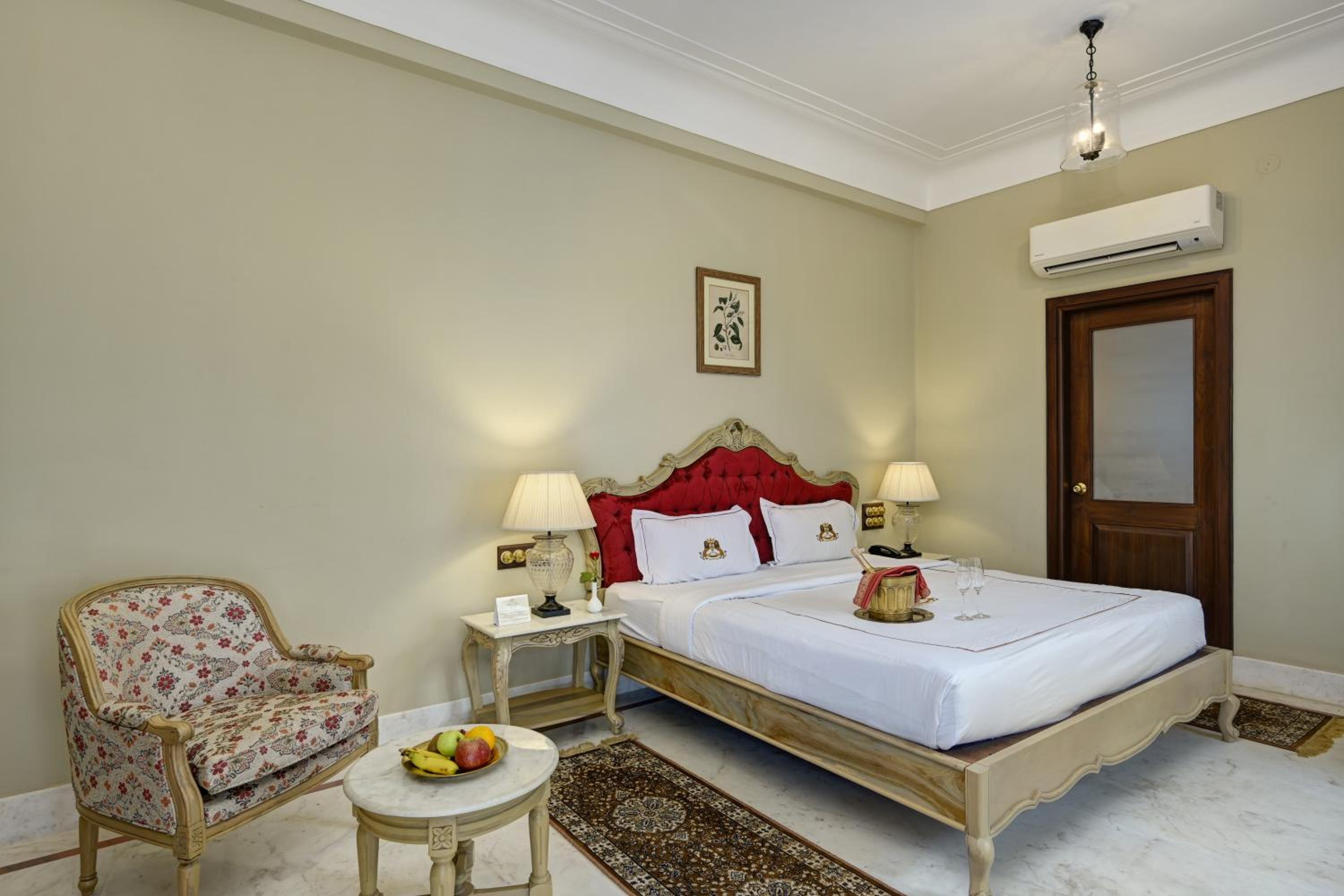 Family Suite: 15% off on Food, 10 % off on Laundry Service photo 1