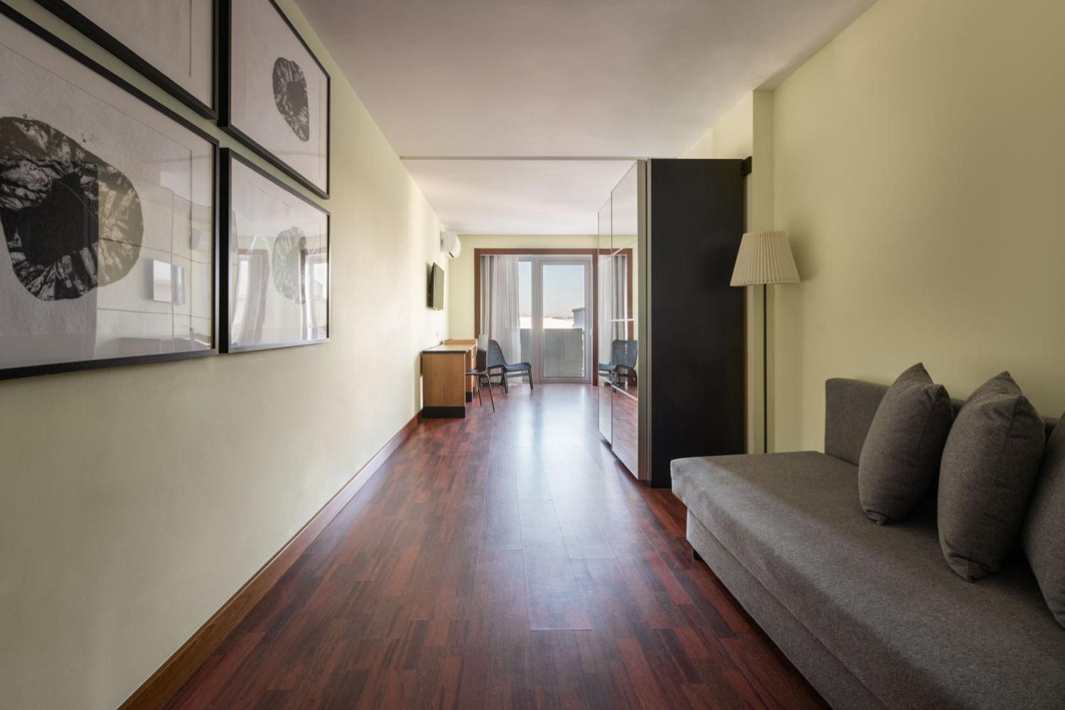 Suite with Sea View - Photo 6