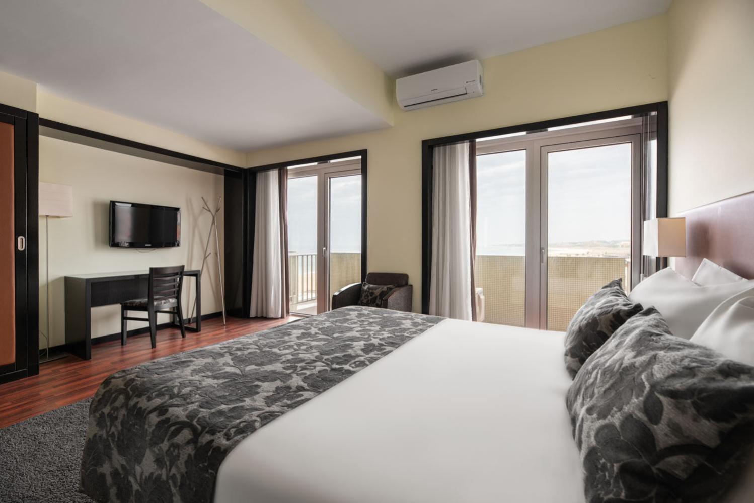 Suite with Sea View - Photo 5