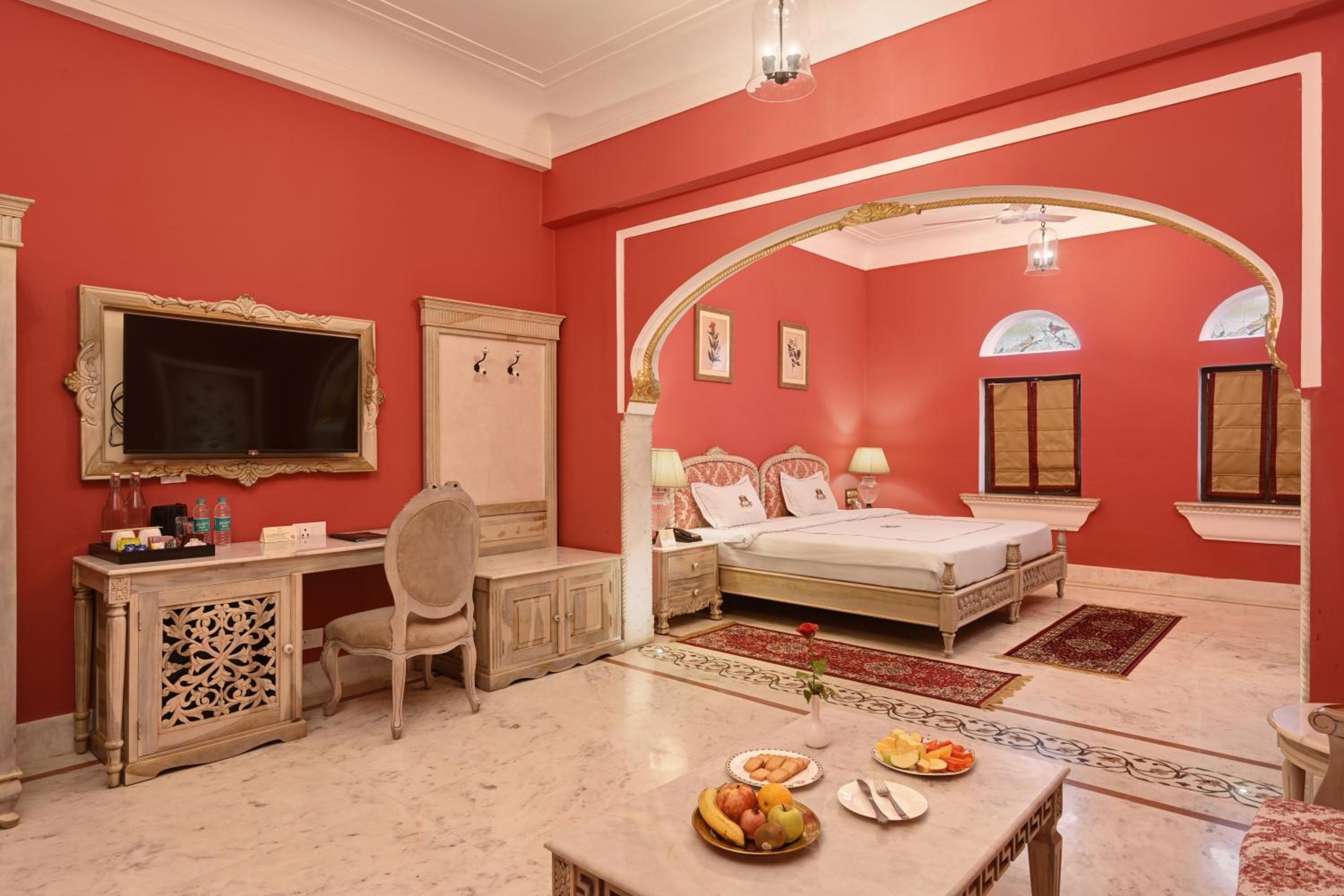 King Room: 15% off on Food, 10 % off on Laundry Service photo 1
