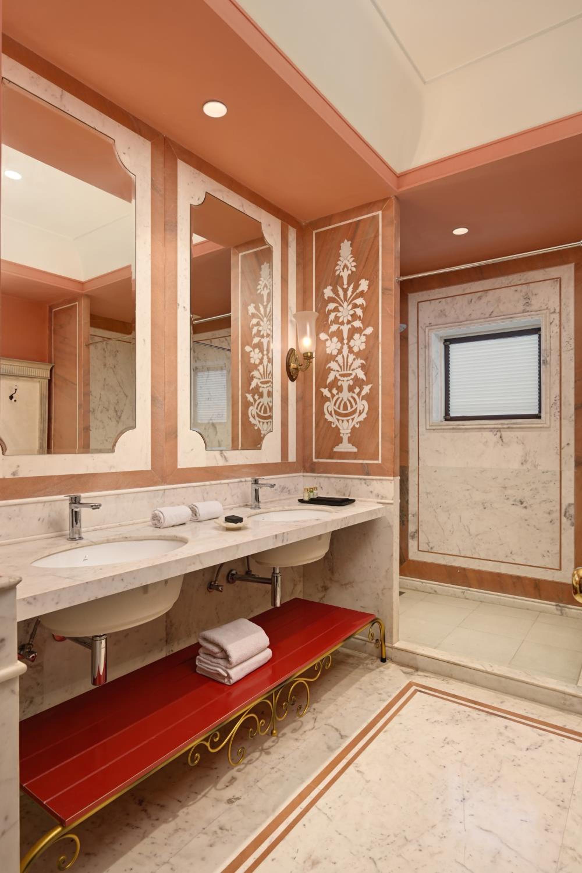 Standard Double Room: 15% off on Food, 10 % off on Laundry Service photo 3