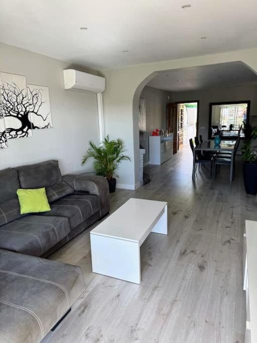Casa de tres habitaciones