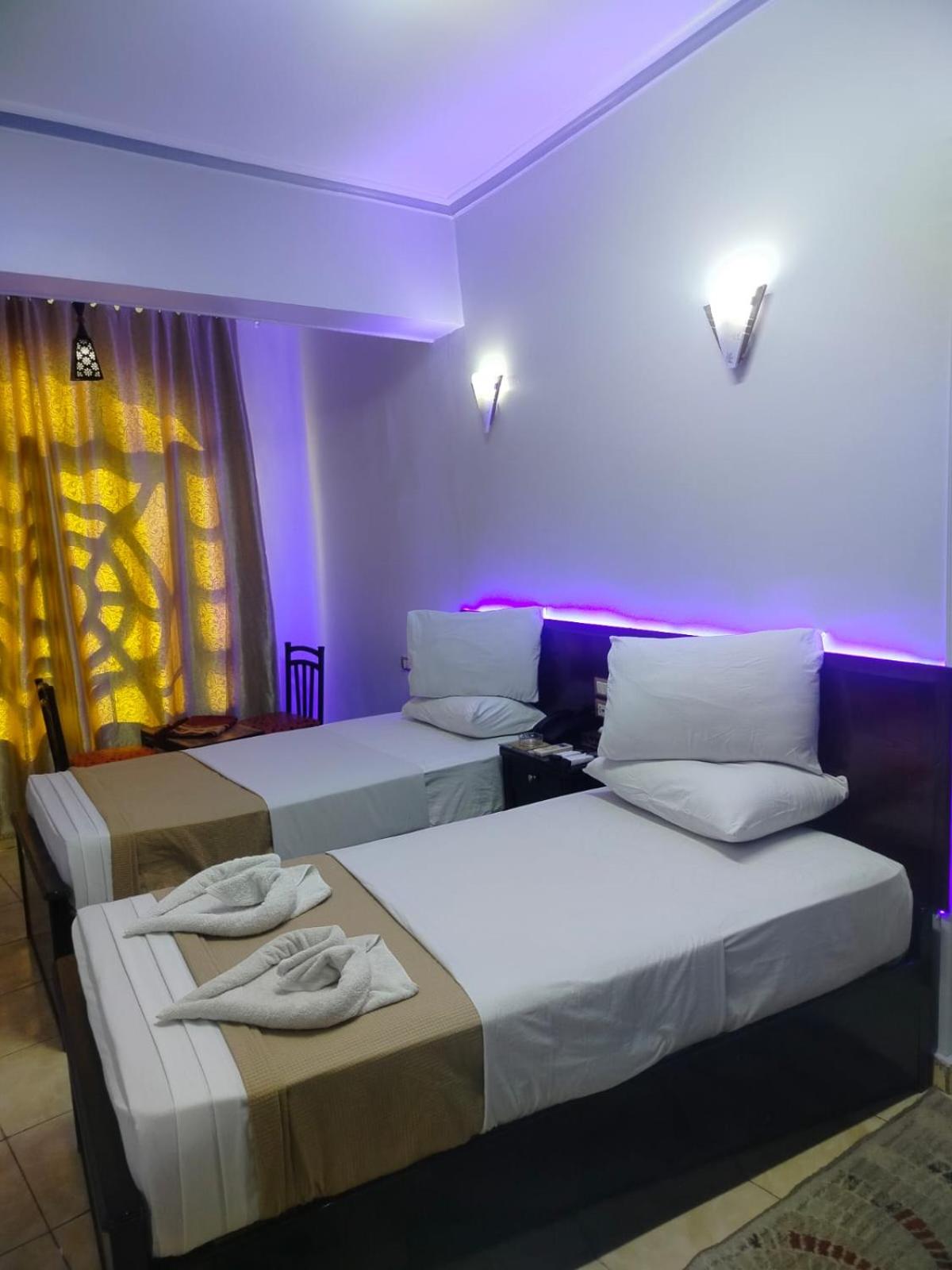 Single Room with Private Bathroom photo 3