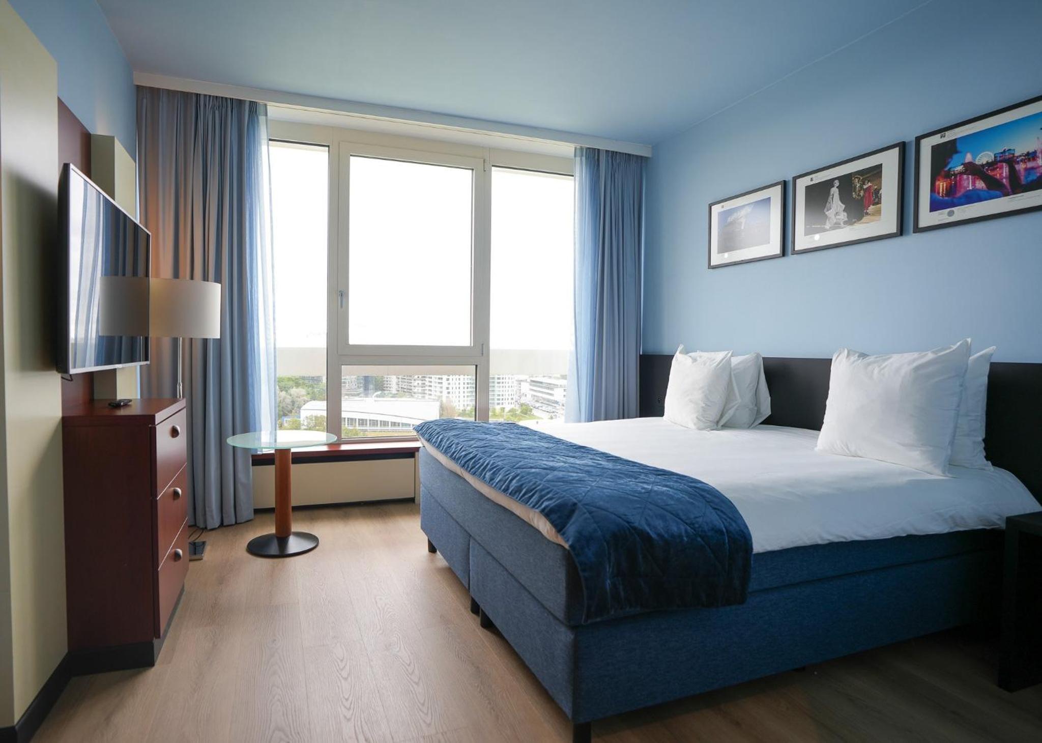 One-Bedroom Suite with Sofa Bed - Photo 5