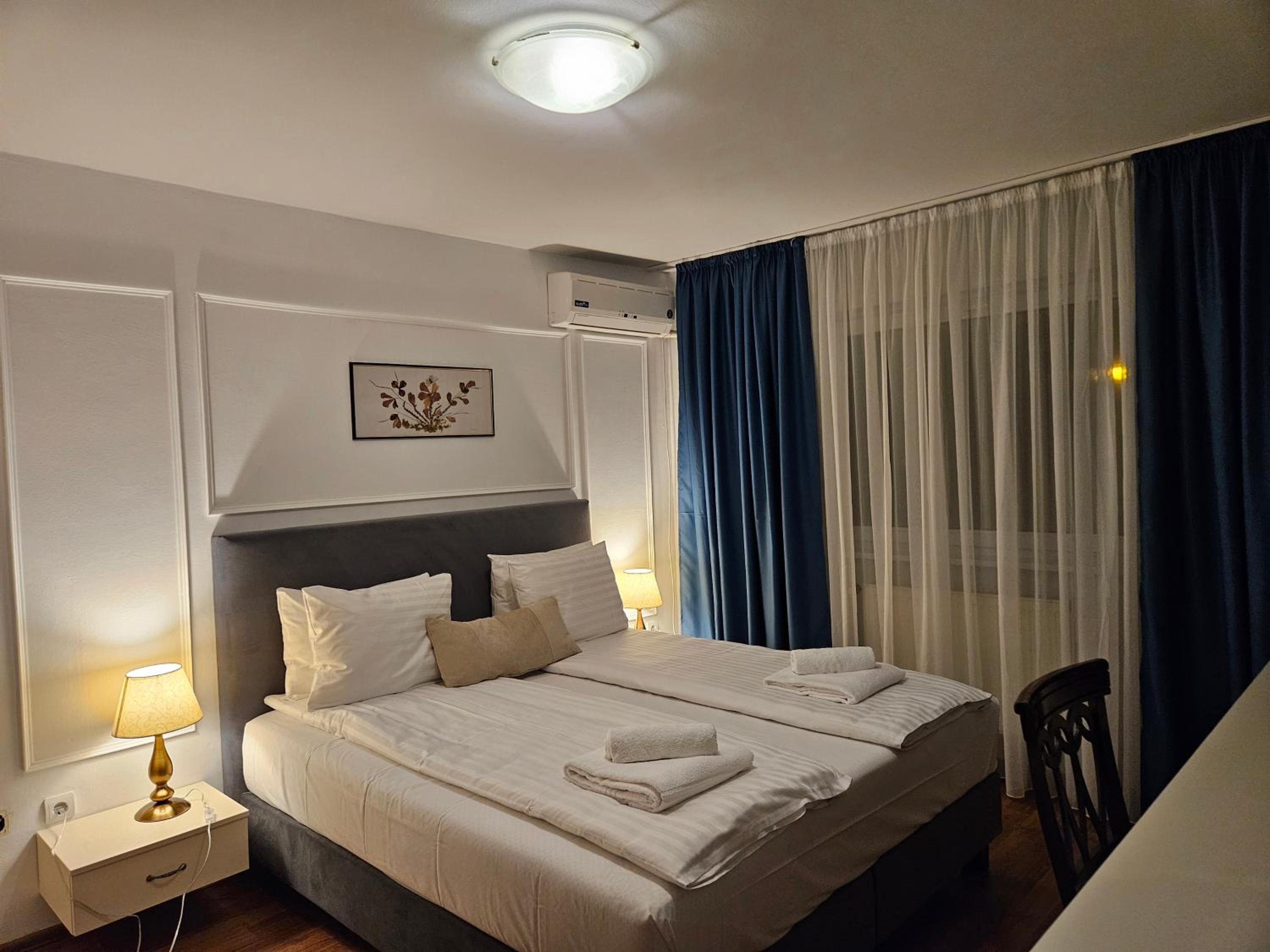 Superior King Room - Photo 3