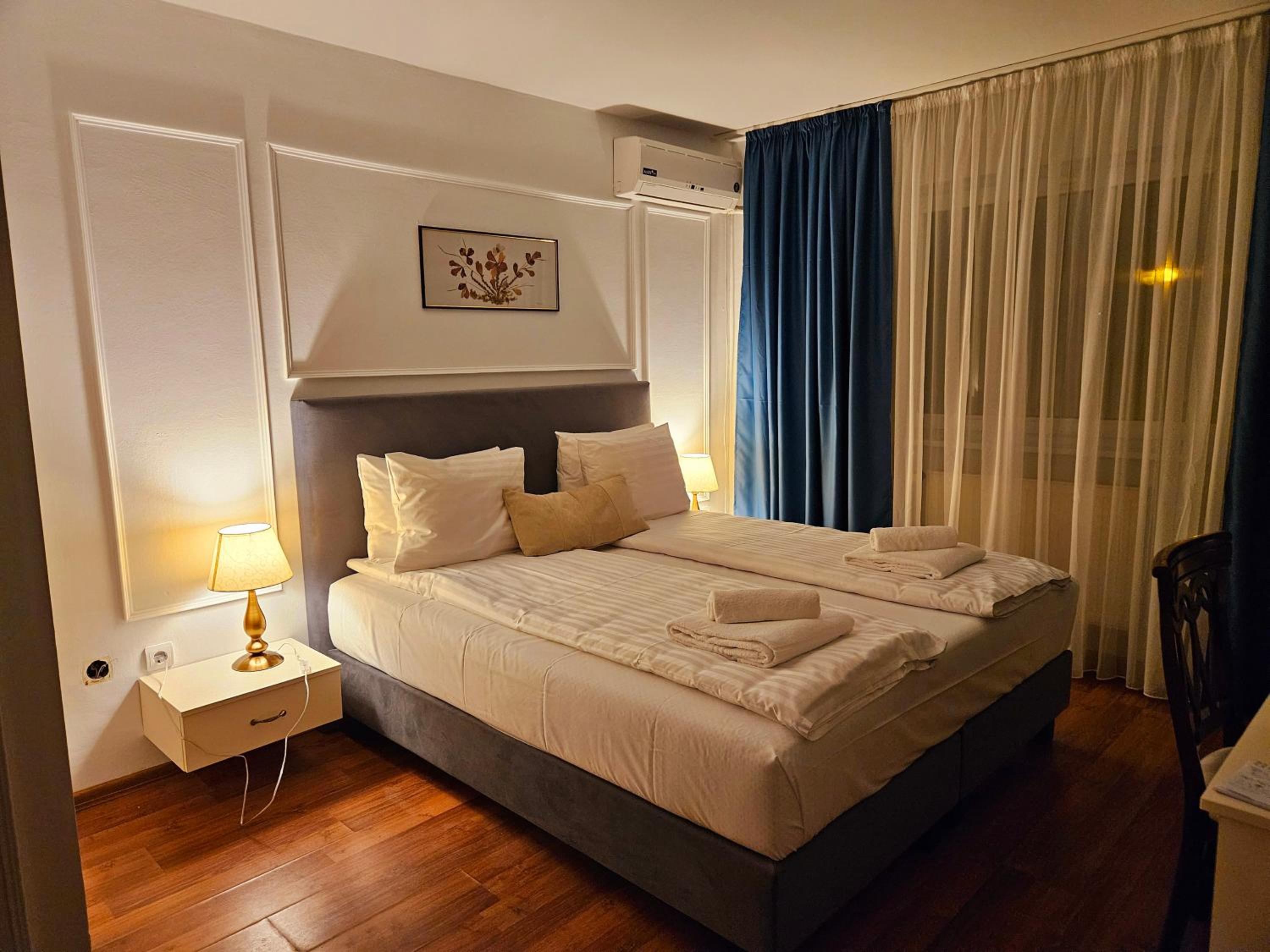 Superior King Room - Photo 2