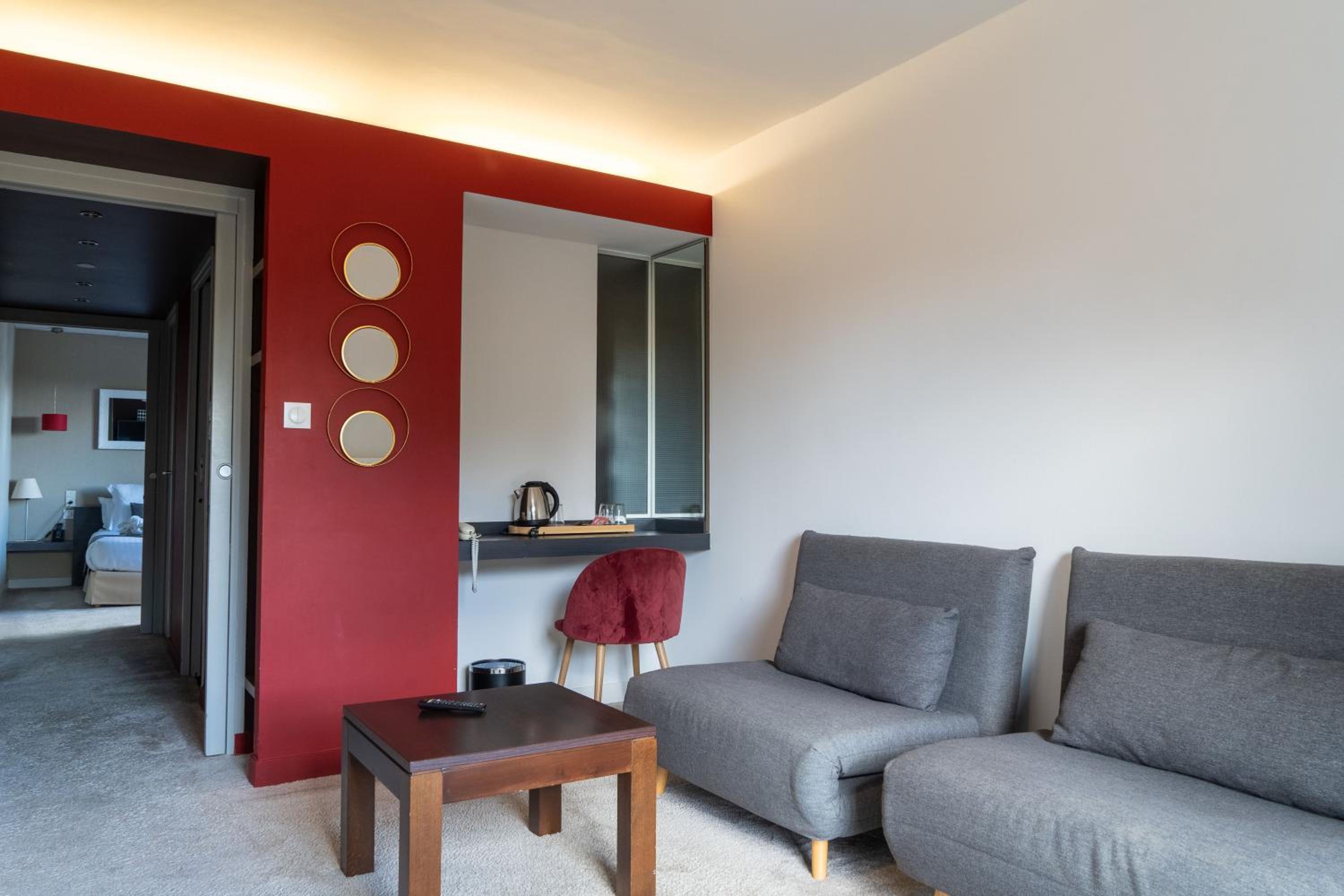Comfort Suite photo 2