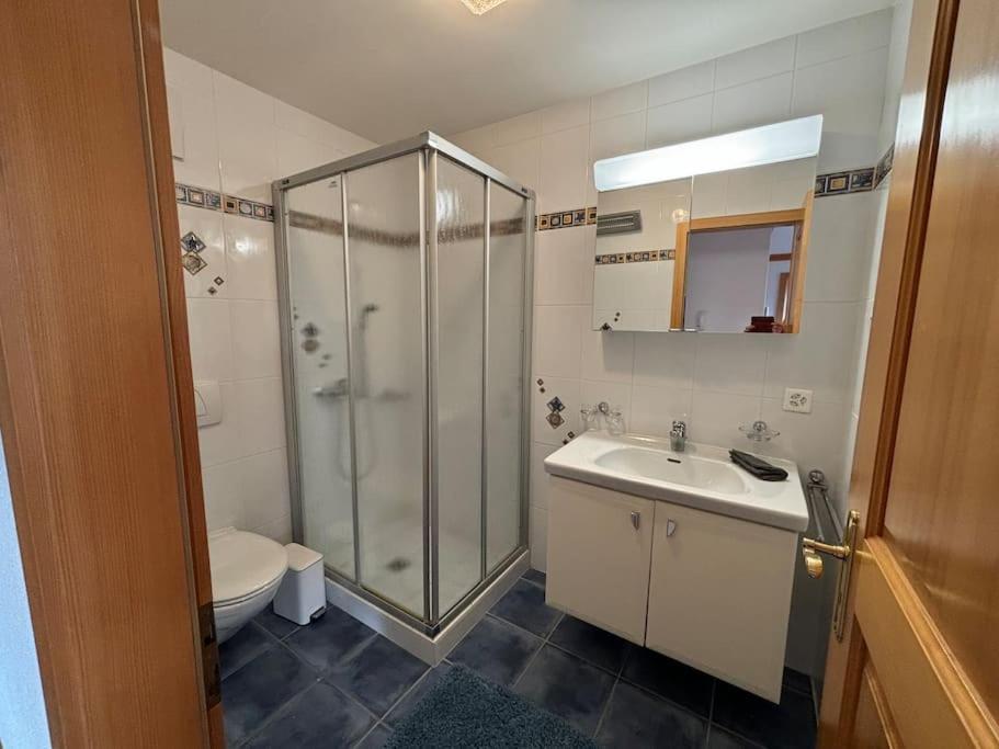 Two-Bedroom Apartment With Mountain View photo 3