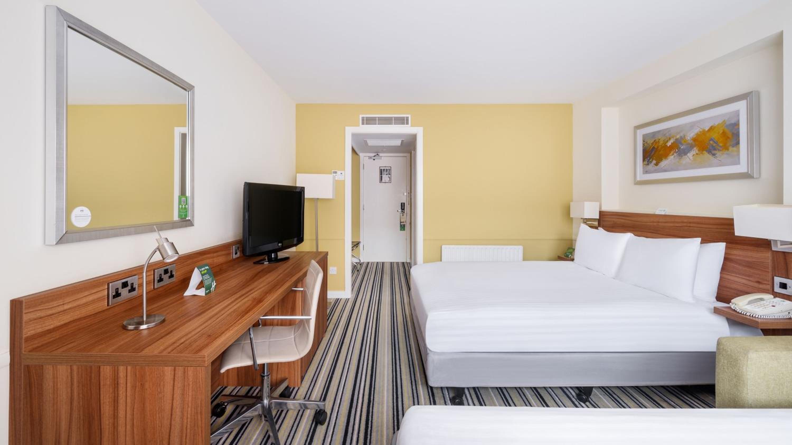 Standard Double Room with Single Sofa Bed - Photo 13