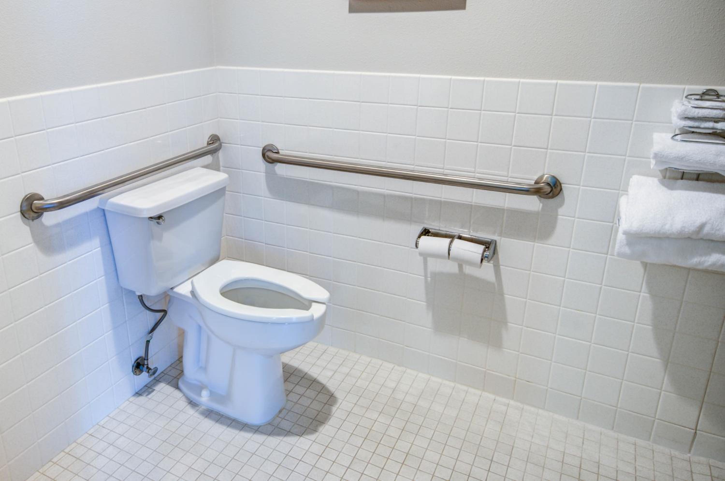 King Room - Accessible/Non-Smoking - Photo 5
