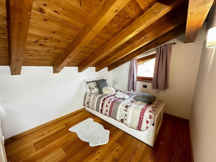 Two-Bedroom House photo 3