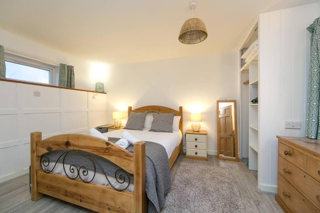 One-Bedroom House photo 1