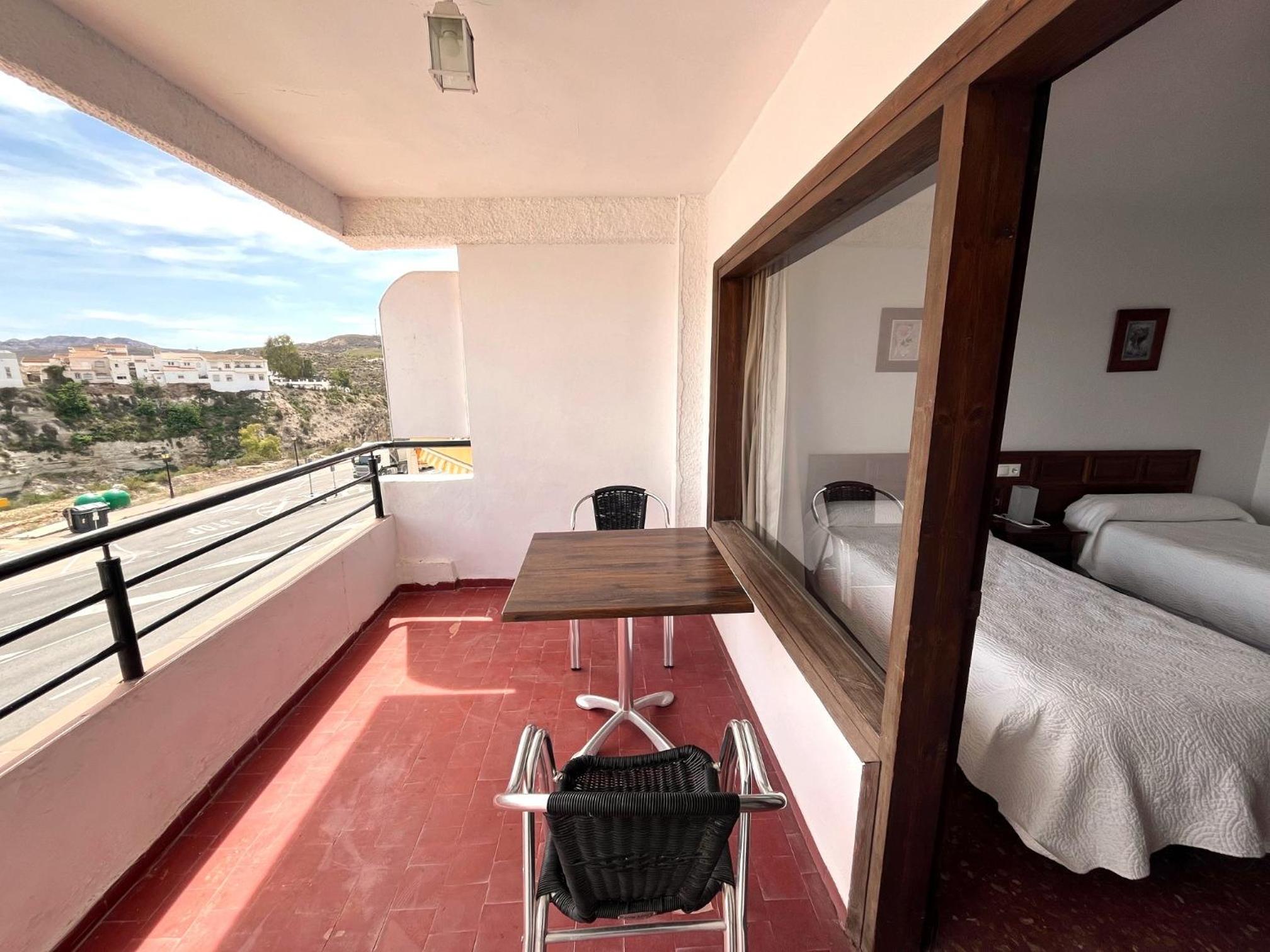 Superior Double or Twin Room with Terrace - Photo 4