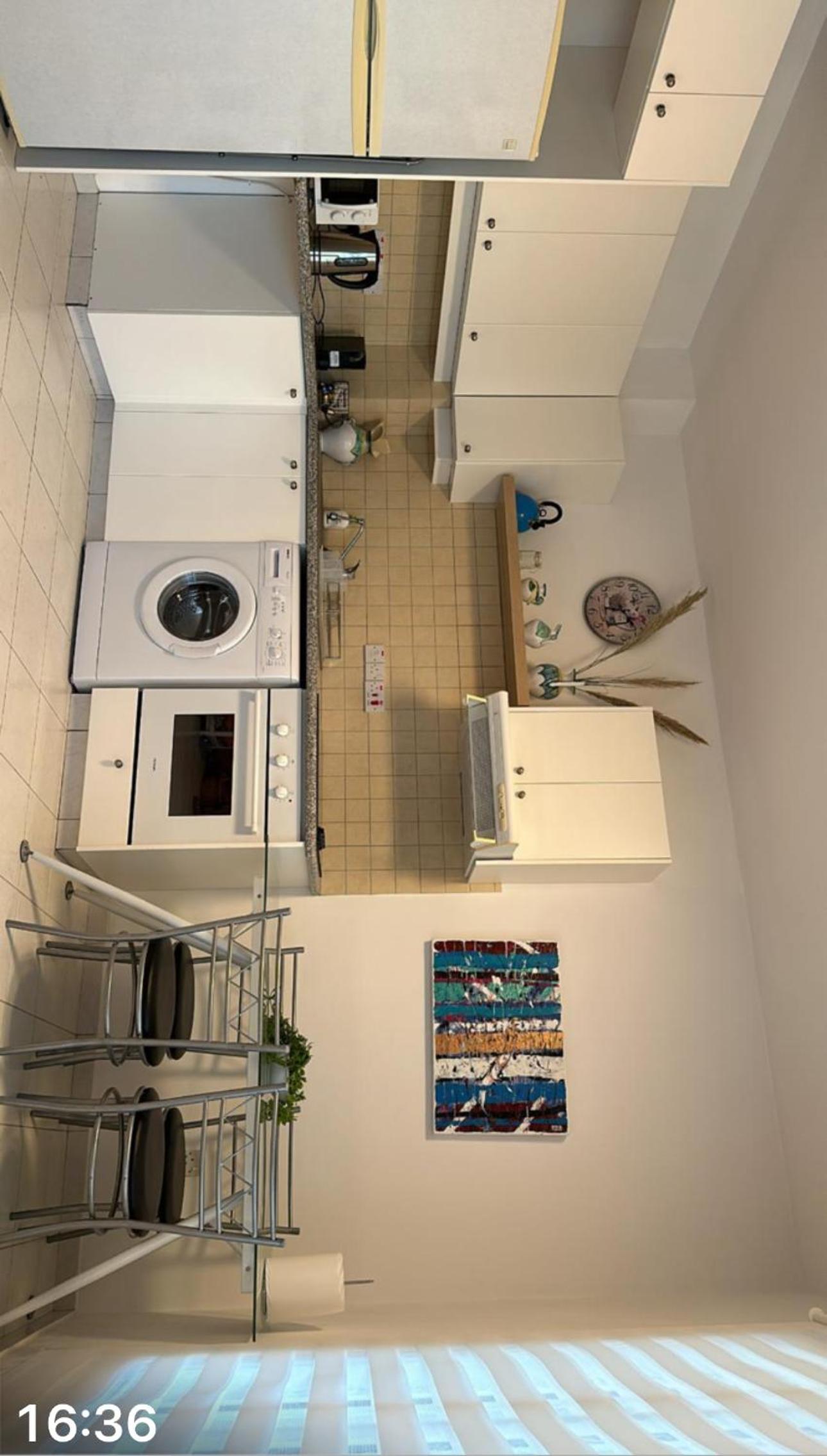 One-Bedroom Apartment photo 2