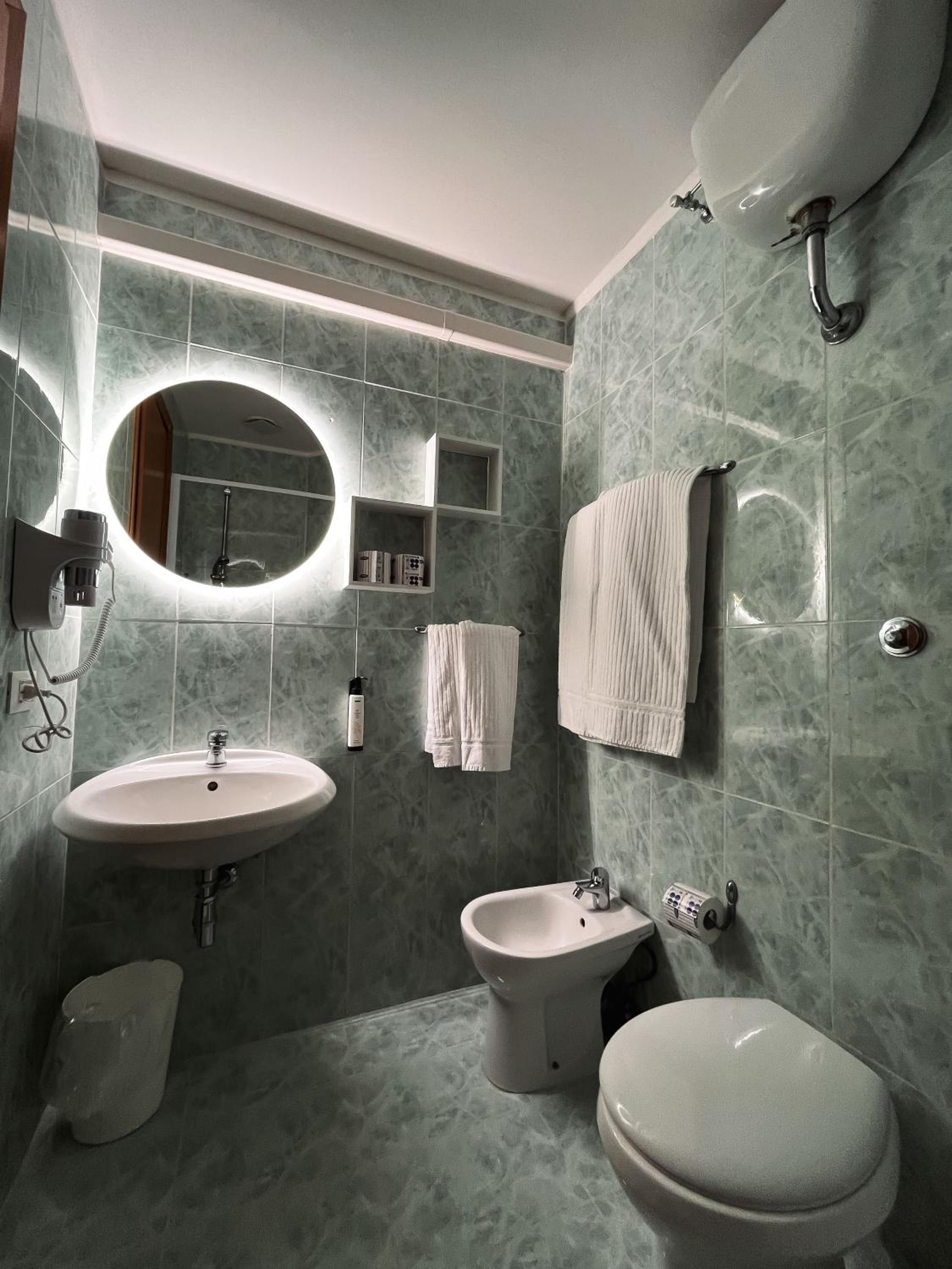 Two-Bedroom Apartment - Separate Building photo 3