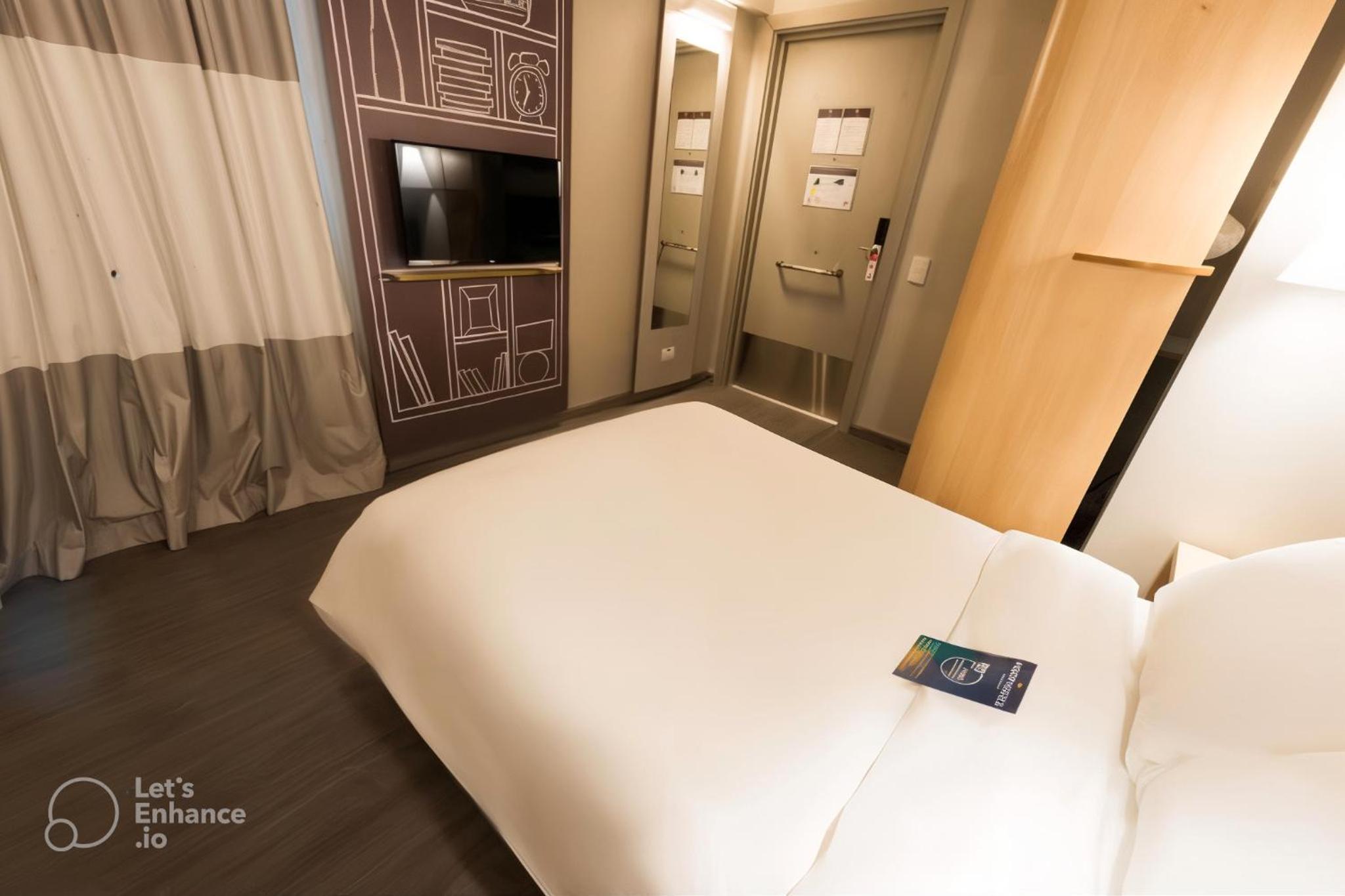 Apartment with Double Bed - Mobility Access - Photo 1