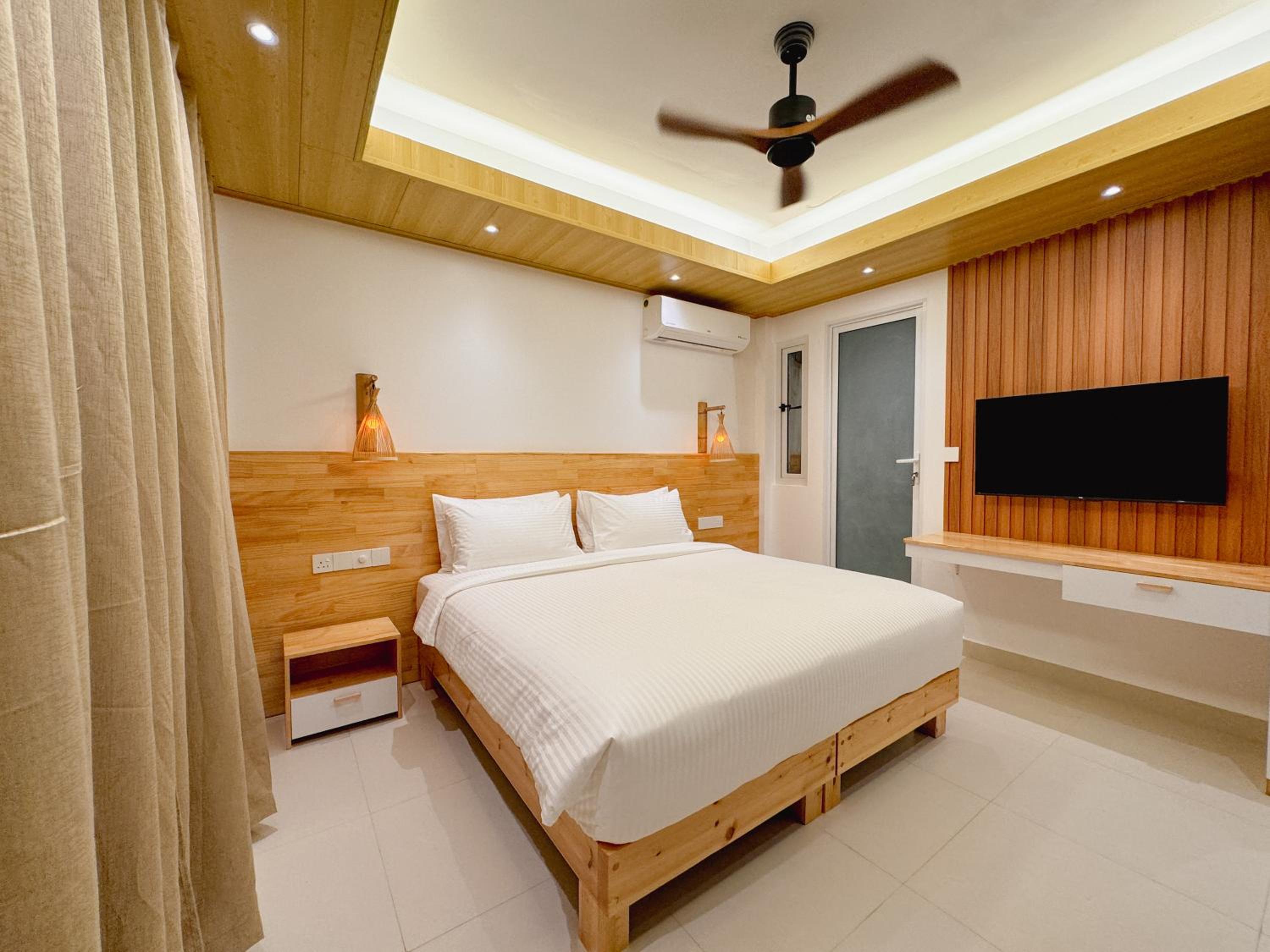 Deluxe Double Room with Balcony