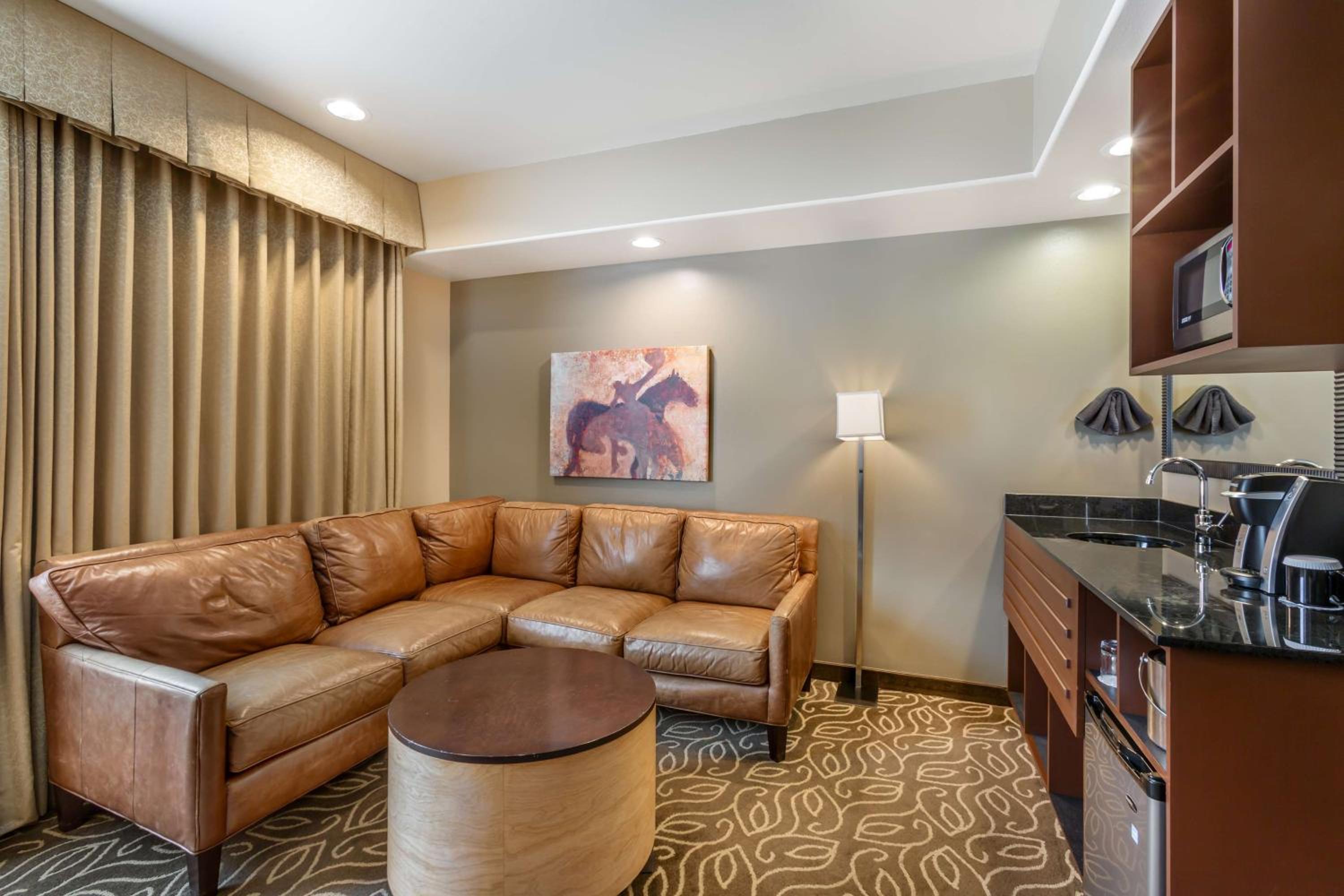 Queen Suite with Balcony
