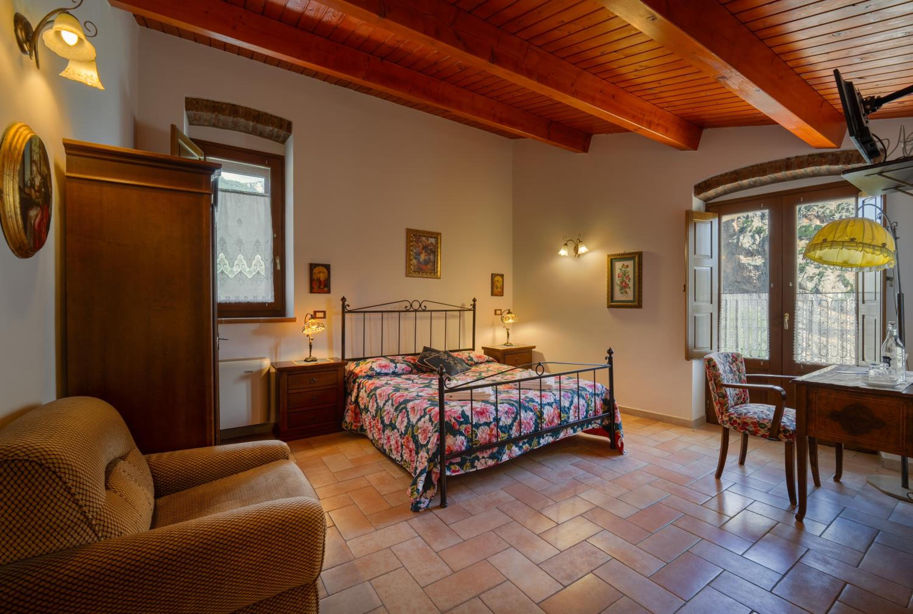 Superior Double or Twin Room with Mountain View