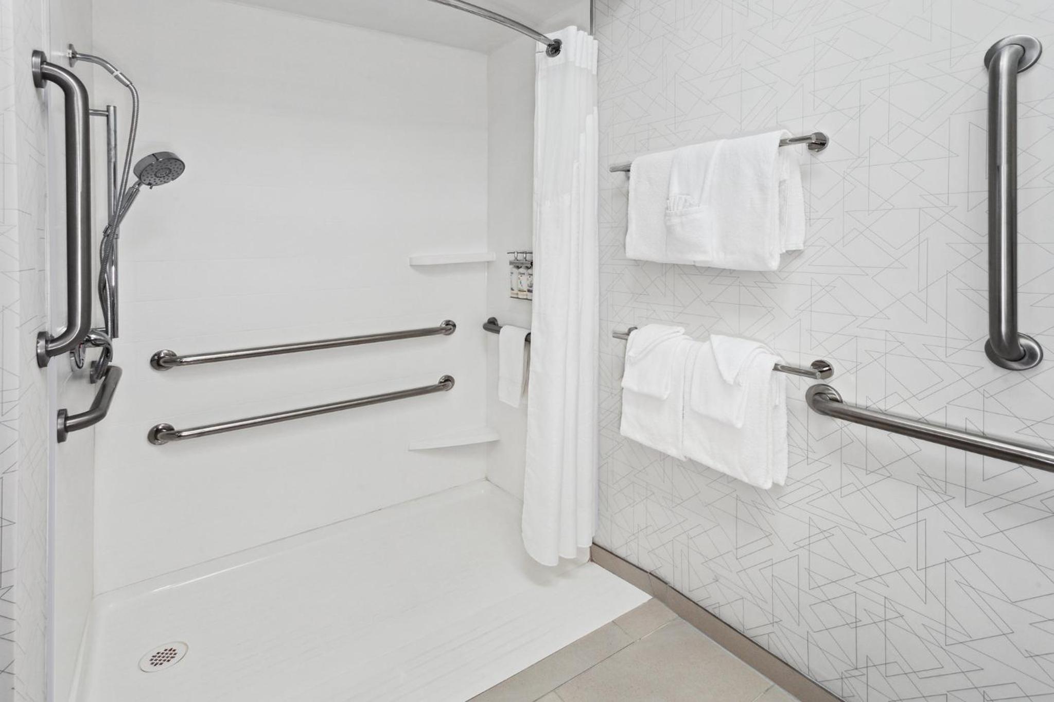 Standard King Room with Mobility Accessible Roll-In Shower - Photo 9