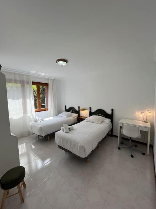 Three-Bedroom House photo 2