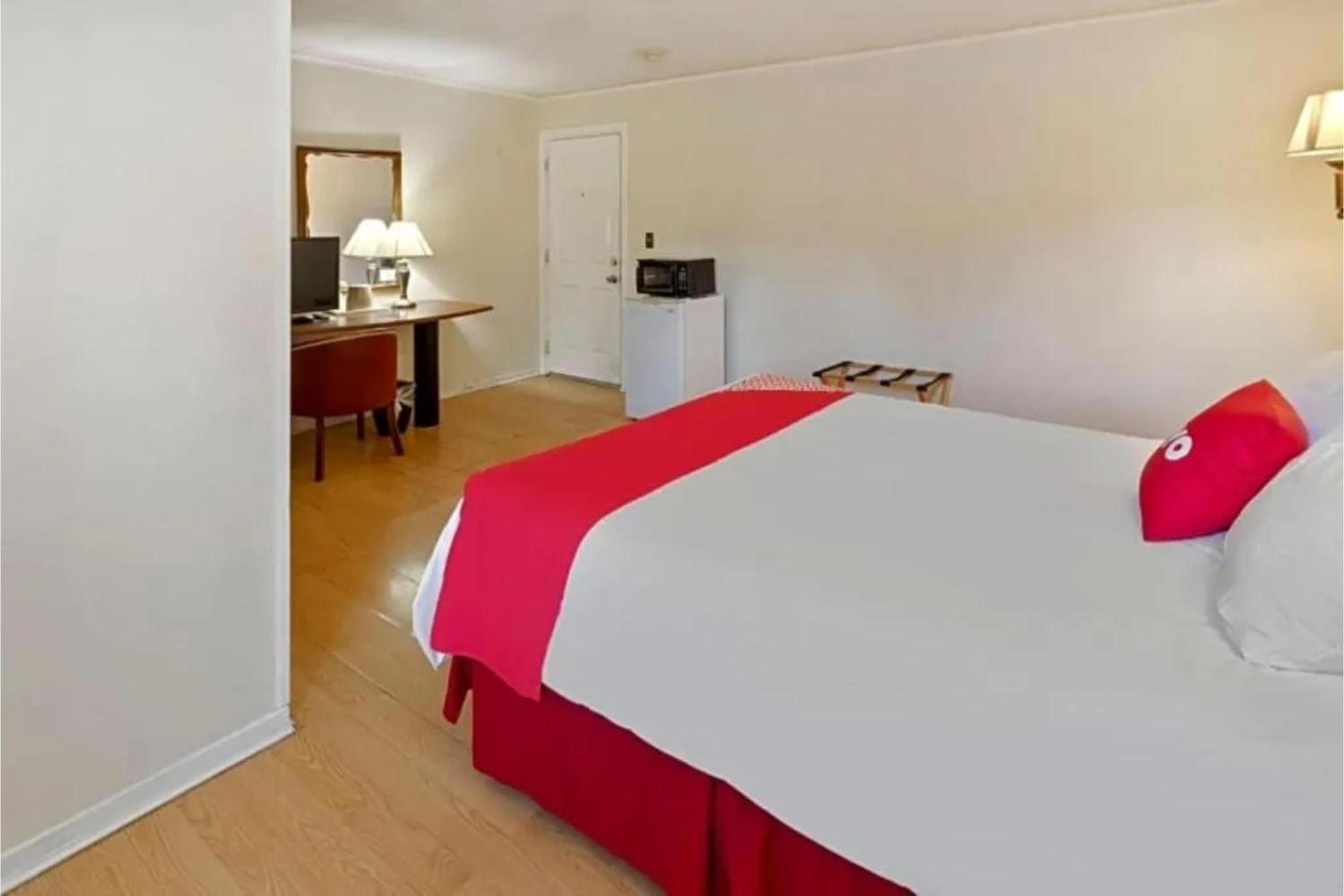 Queen Room photo 3